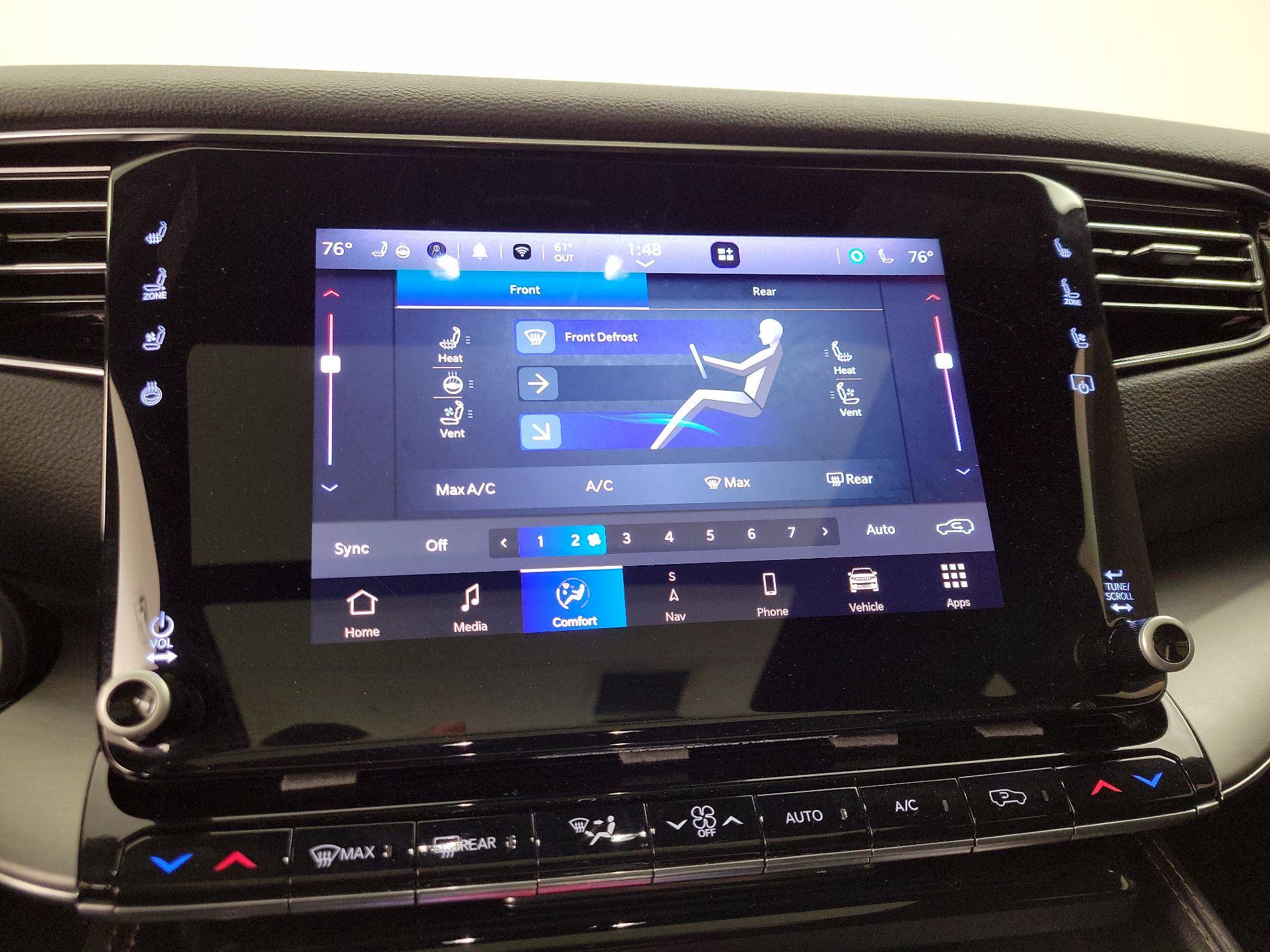 Thumbnail: 2023 Jeep Wagoneer - 17