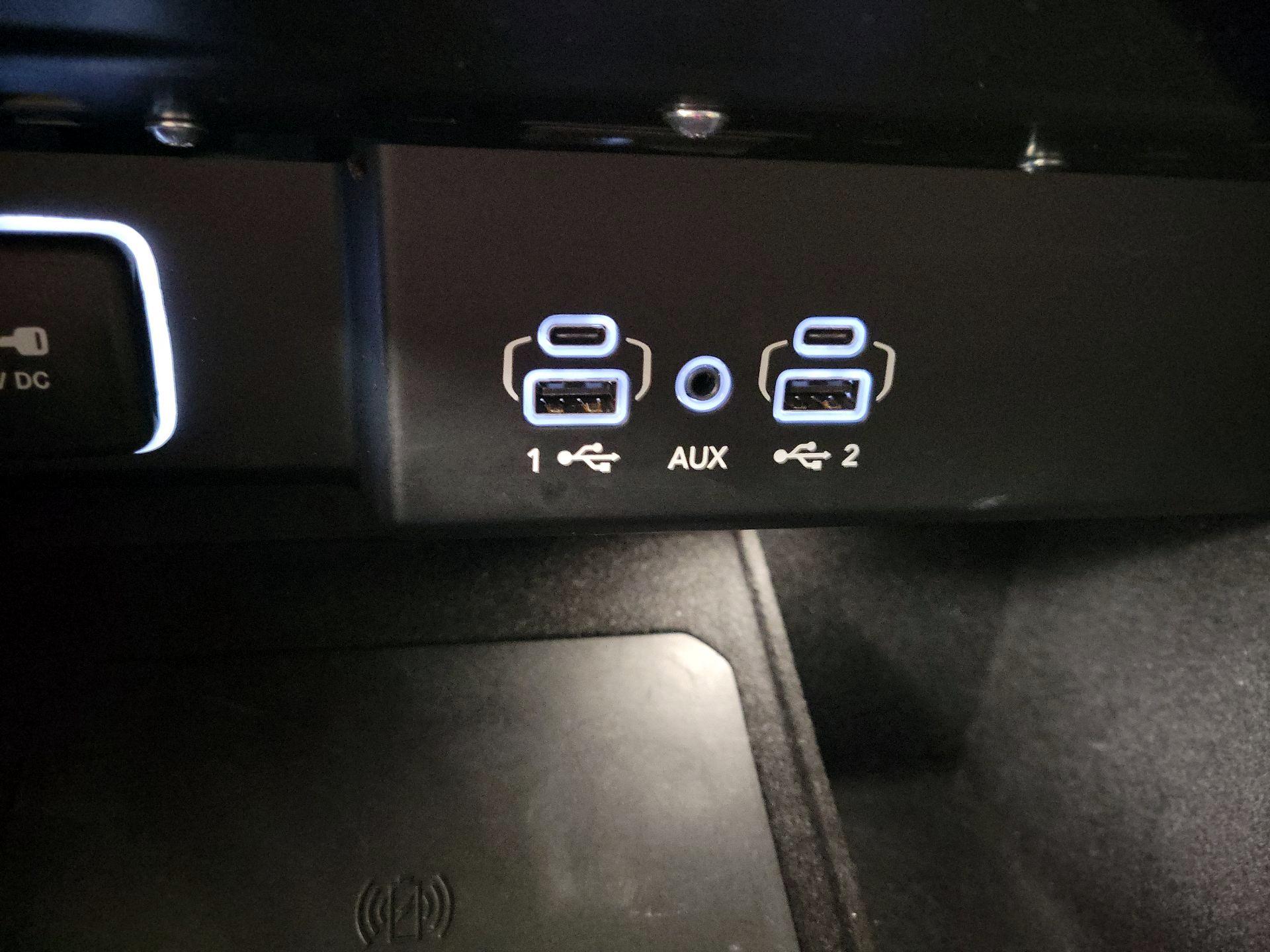 Thumbnail: 2023 Jeep Wagoneer - 19