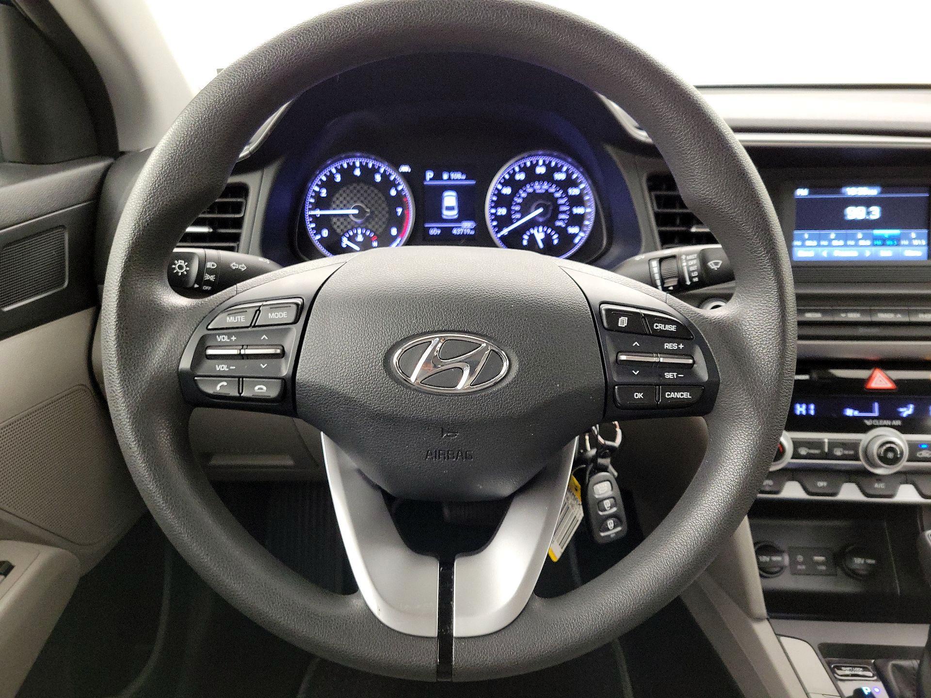 Thumbnail: 2020 Hyundai Elantra - 10