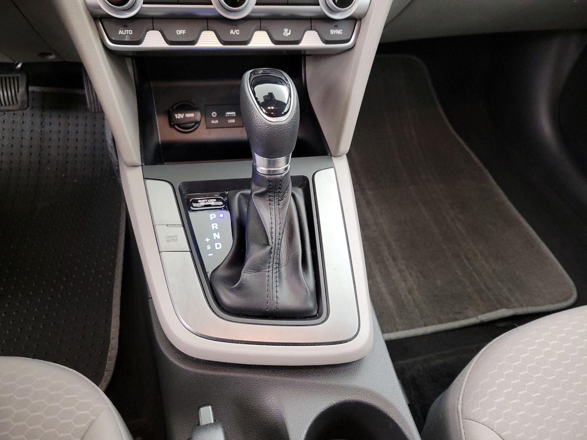 Thumbnail: 2020 Hyundai Elantra - 17