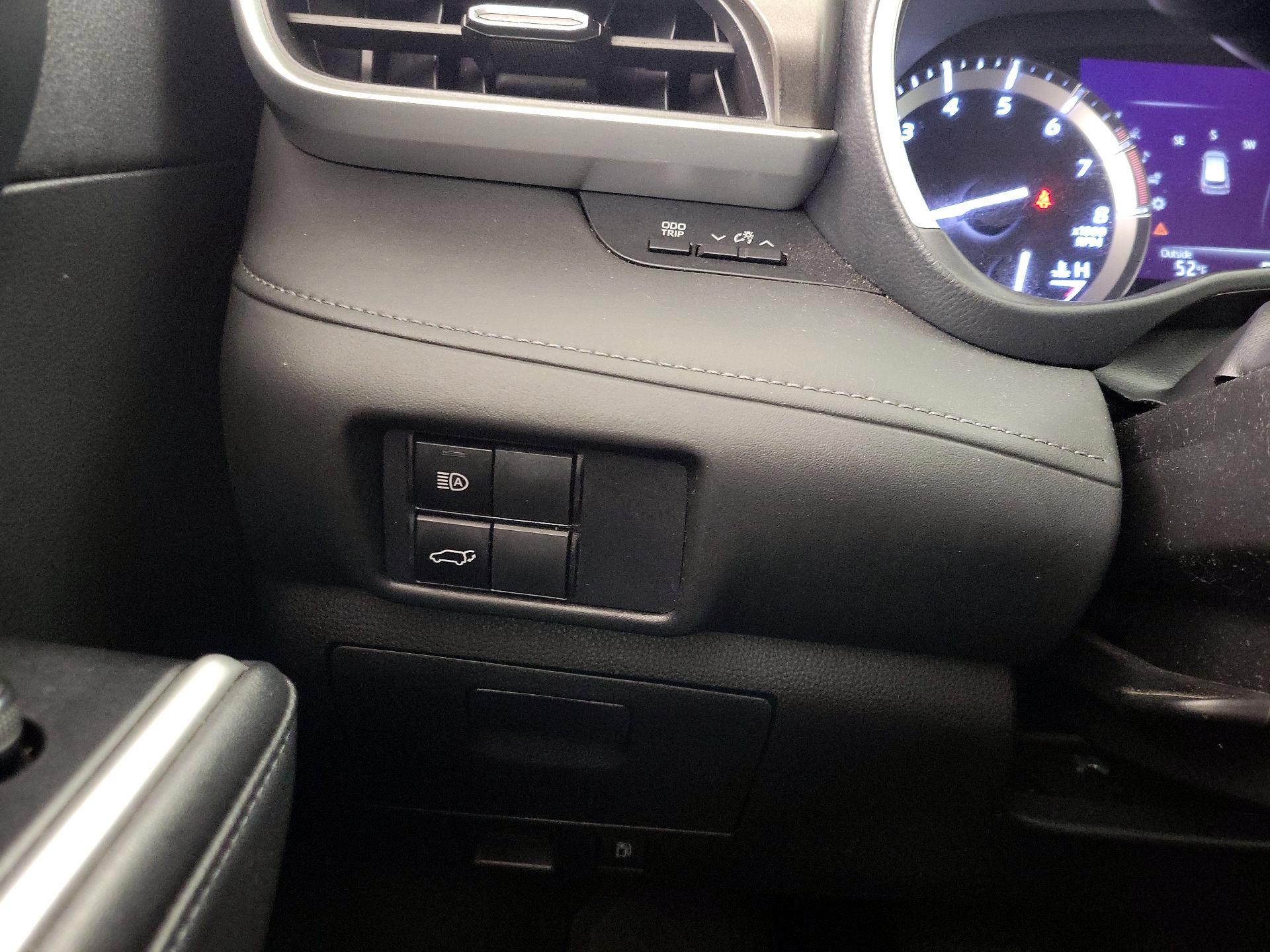 Thumbnail: 2021 Toyota Highlander - 13