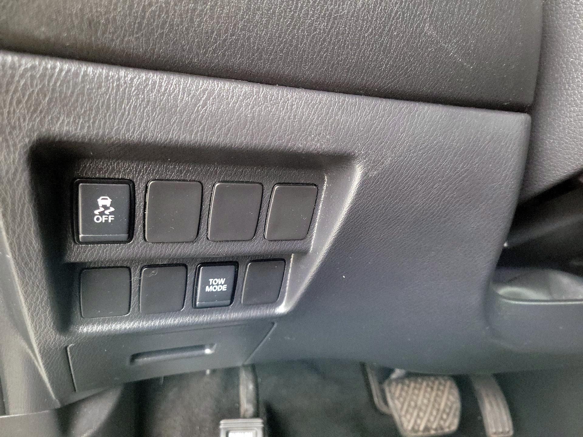 Thumbnail: 2019 Nissan Pathfinder - 13