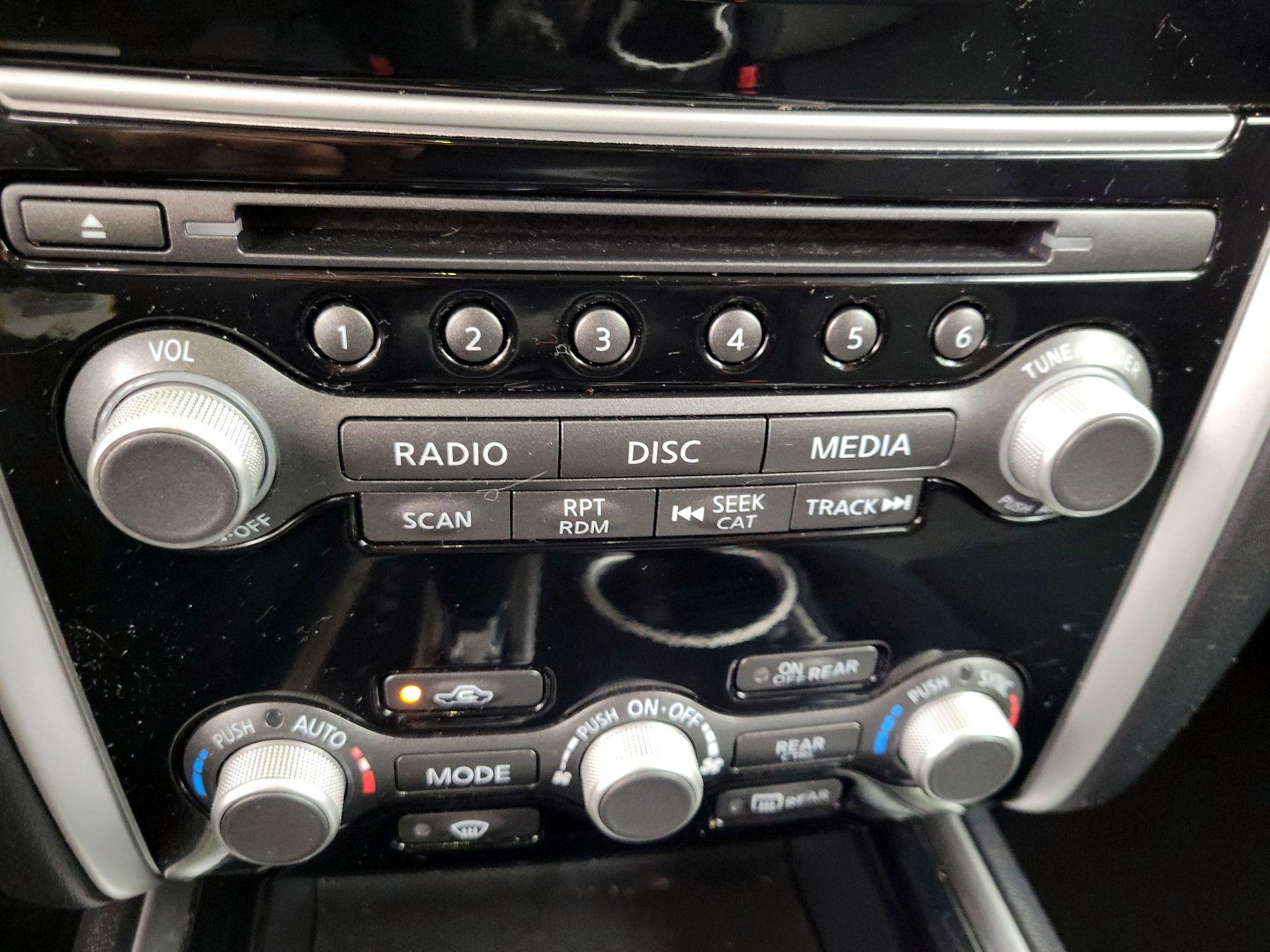 Thumbnail: 2019 Nissan Pathfinder - 16