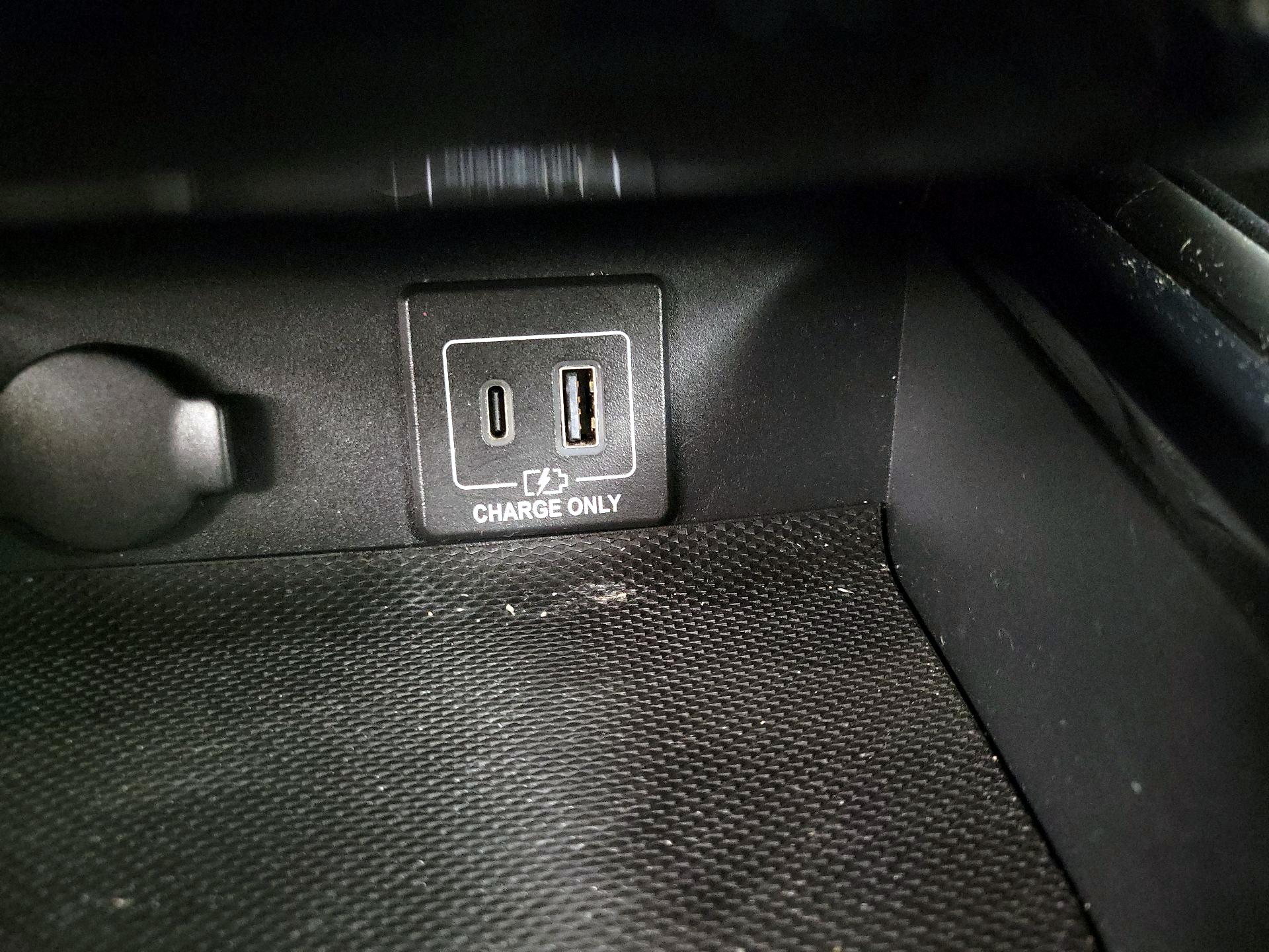 Thumbnail: 2019 Nissan Pathfinder - 18