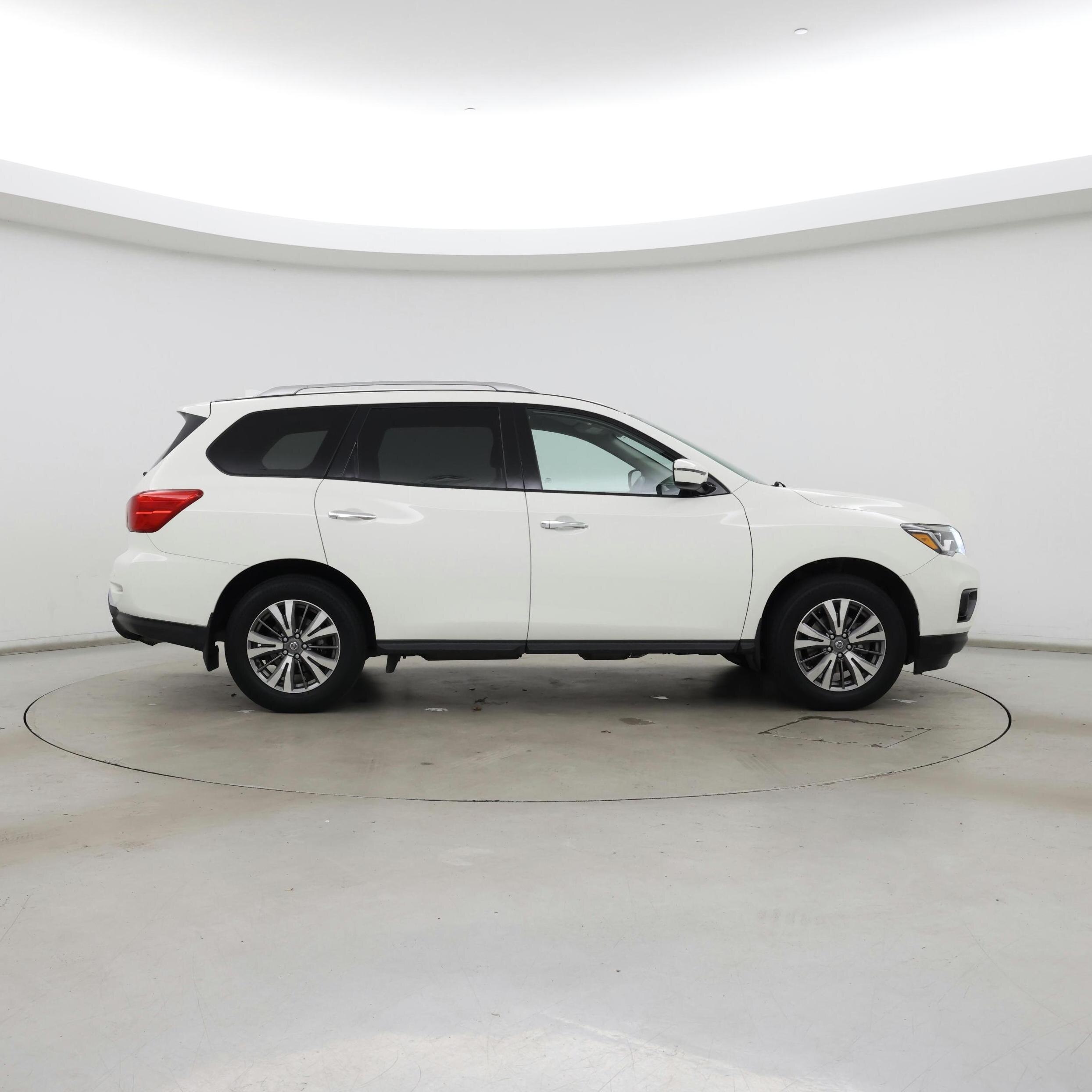 Thumbnail: 2019 Nissan Pathfinder - 7