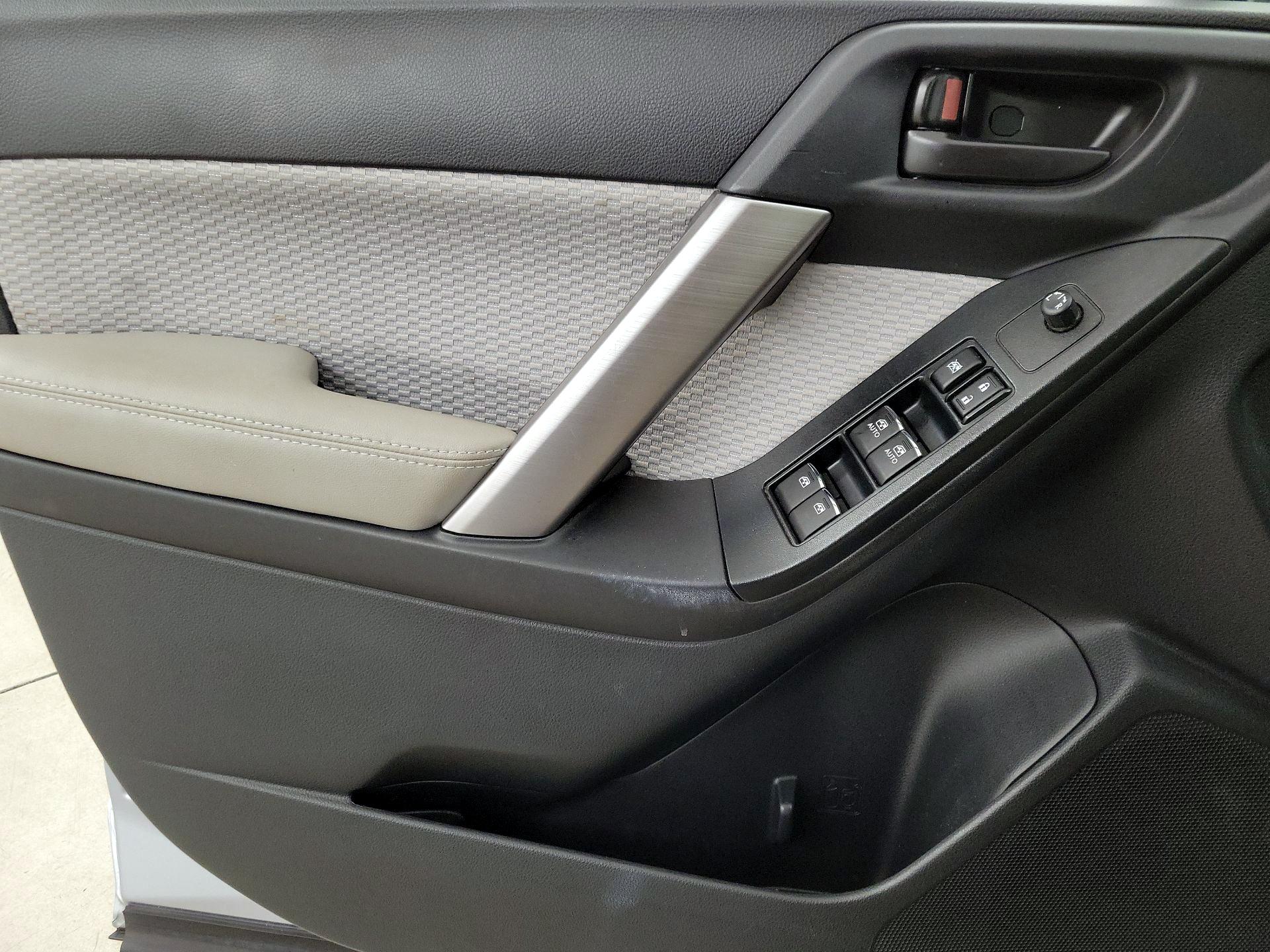 Thumbnail: 2017 Subaru Forester - 12