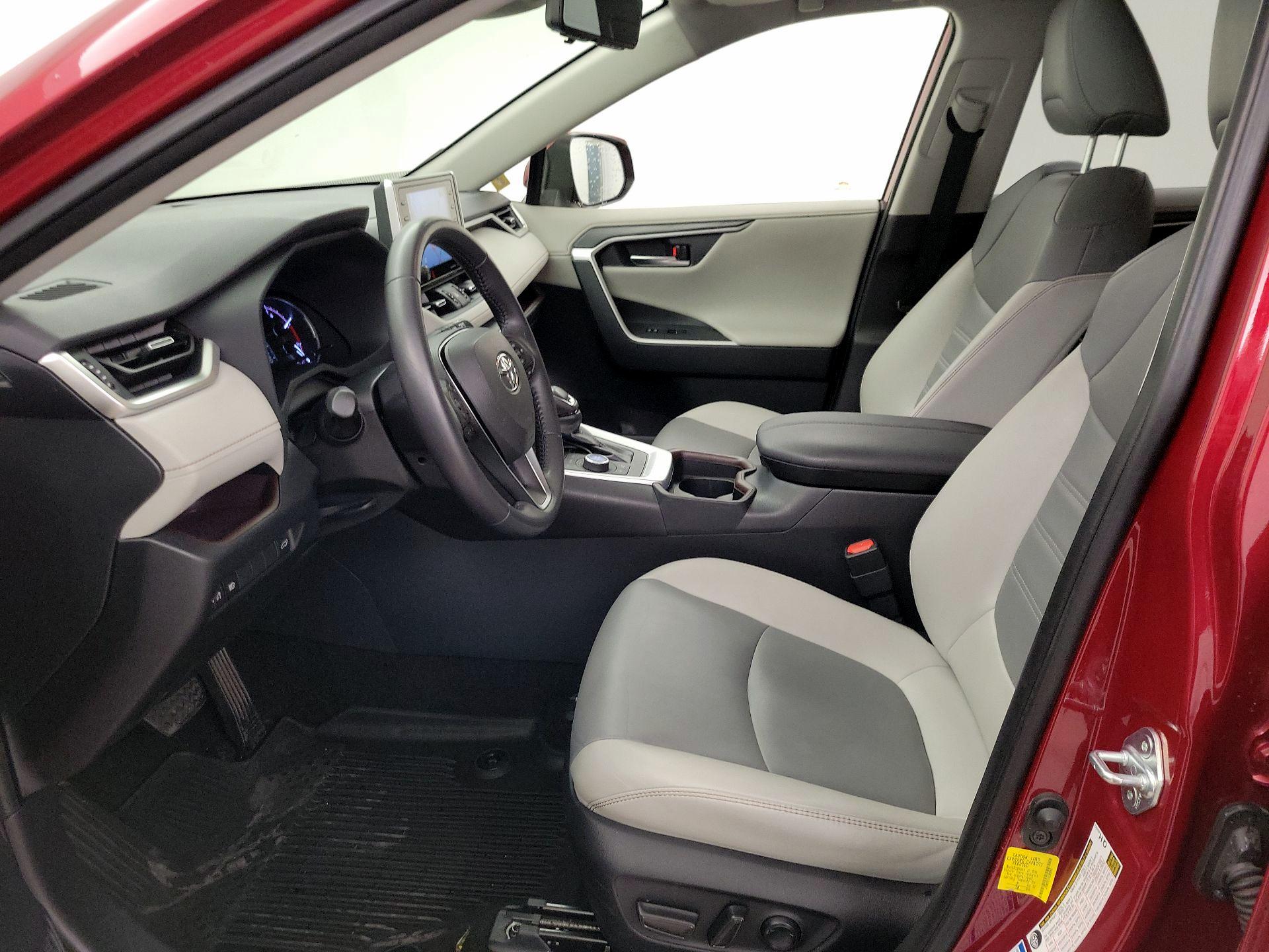 Thumbnail: 2019 Toyota RAV4 - 11