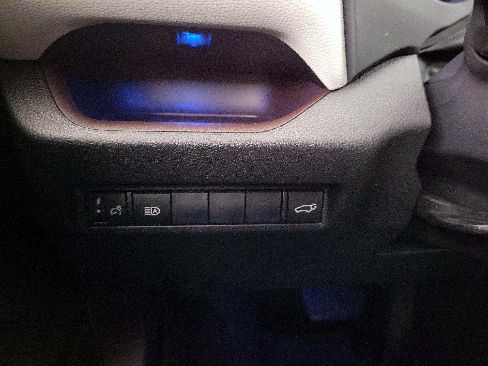 Thumbnail: 2019 Toyota RAV4 - 13