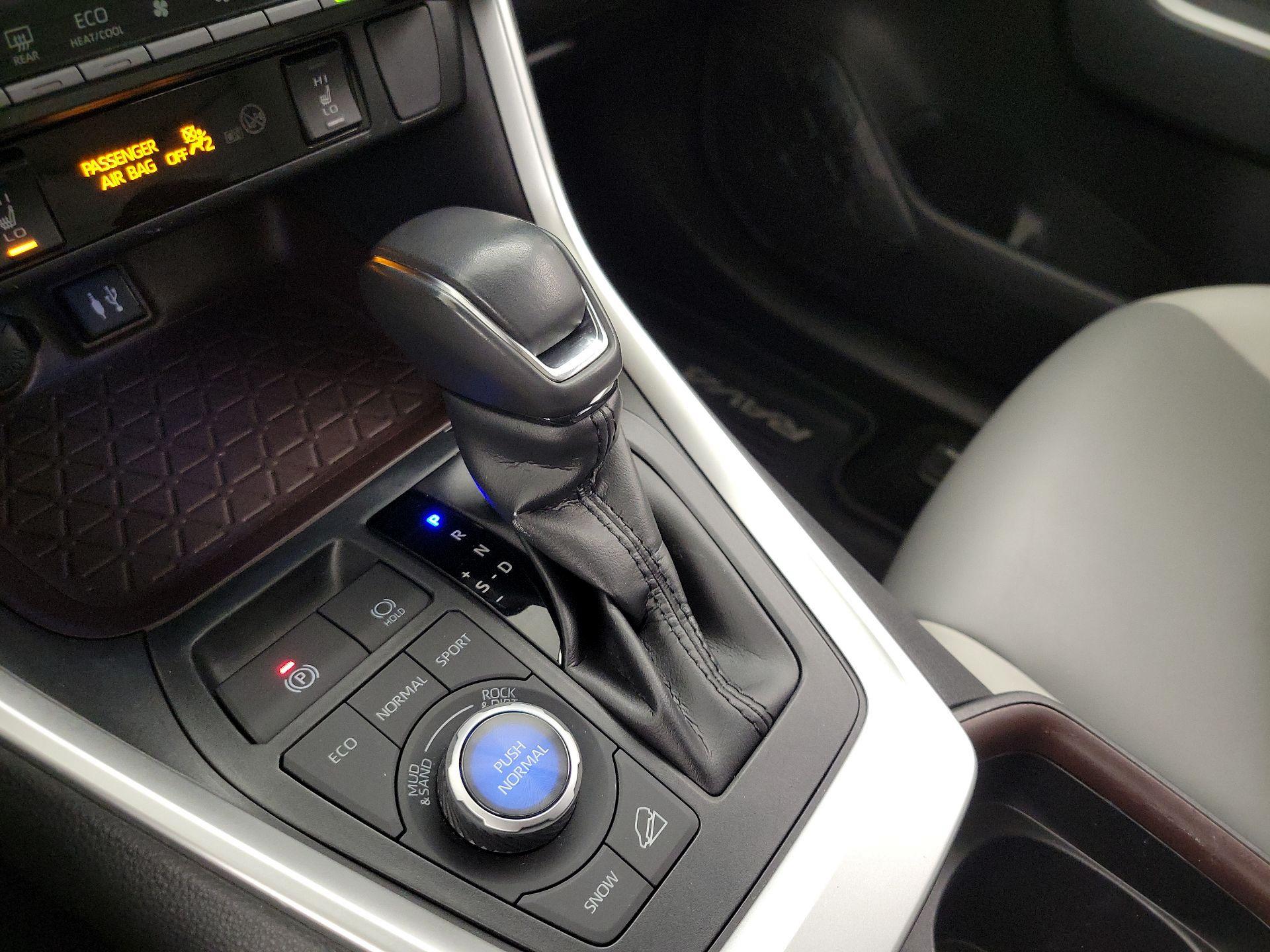 Thumbnail: 2019 Toyota RAV4 - 18