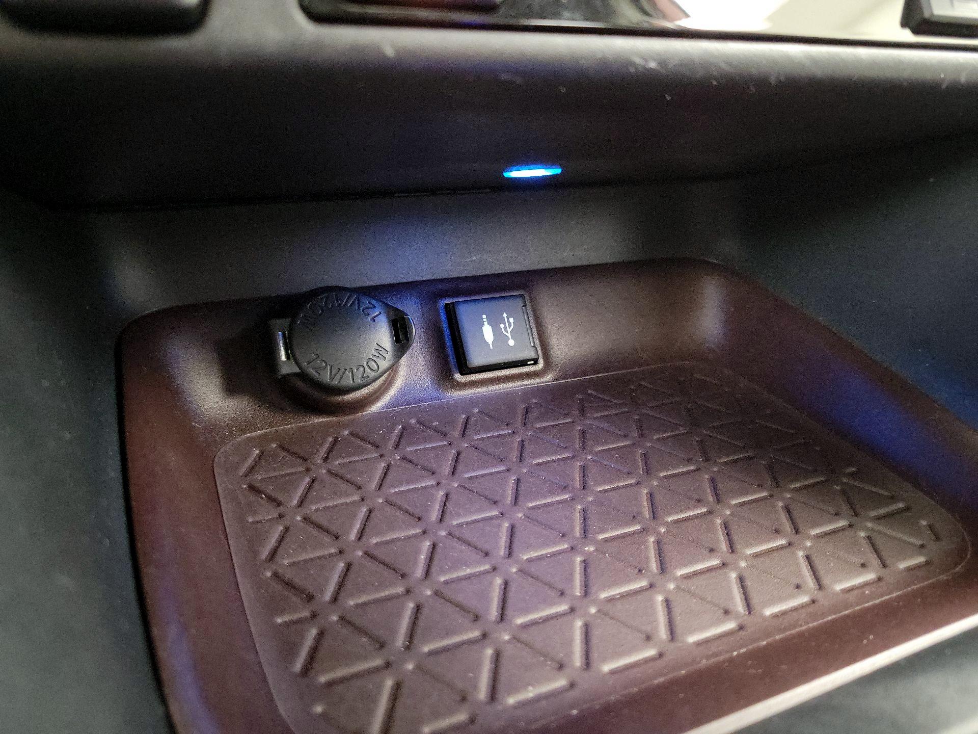 Thumbnail: 2019 Toyota RAV4 - 19