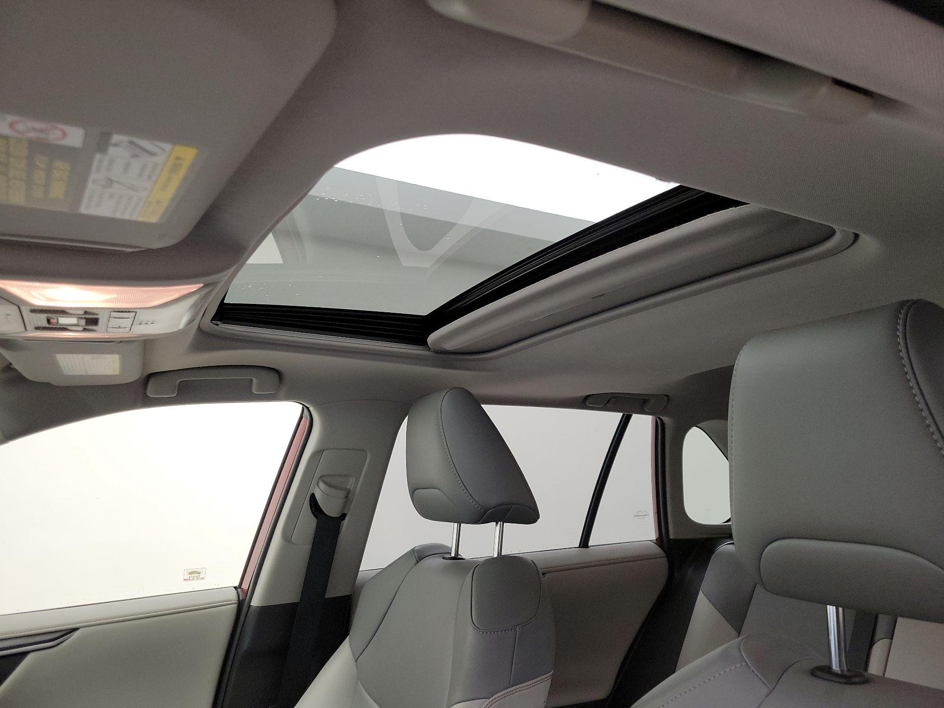 Thumbnail: 2019 Toyota RAV4 - 20