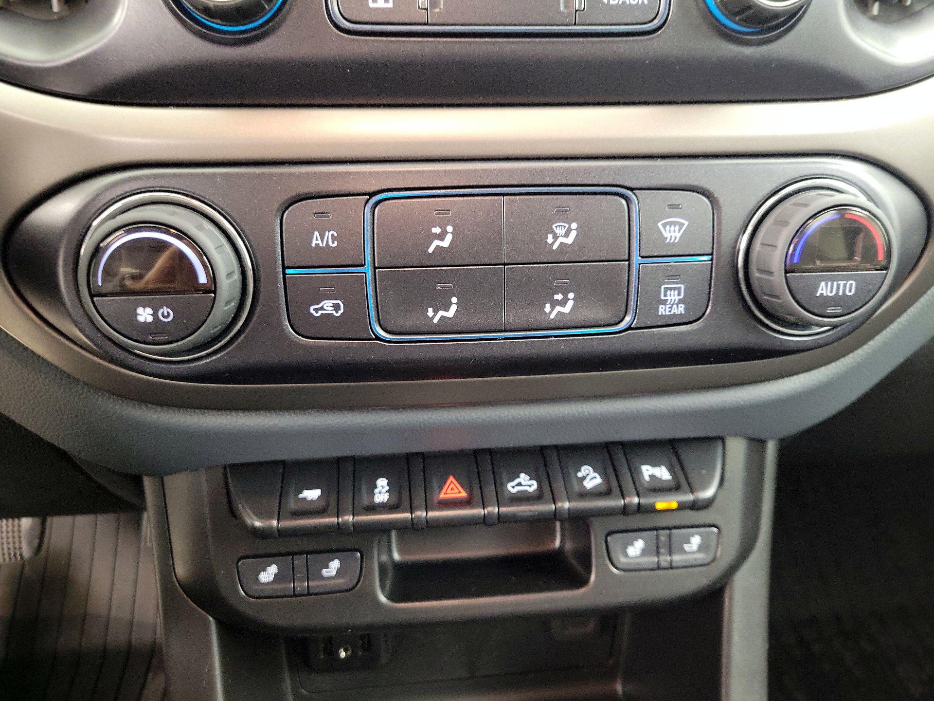 Thumbnail: 2022 Chevrolet Colorado - 16