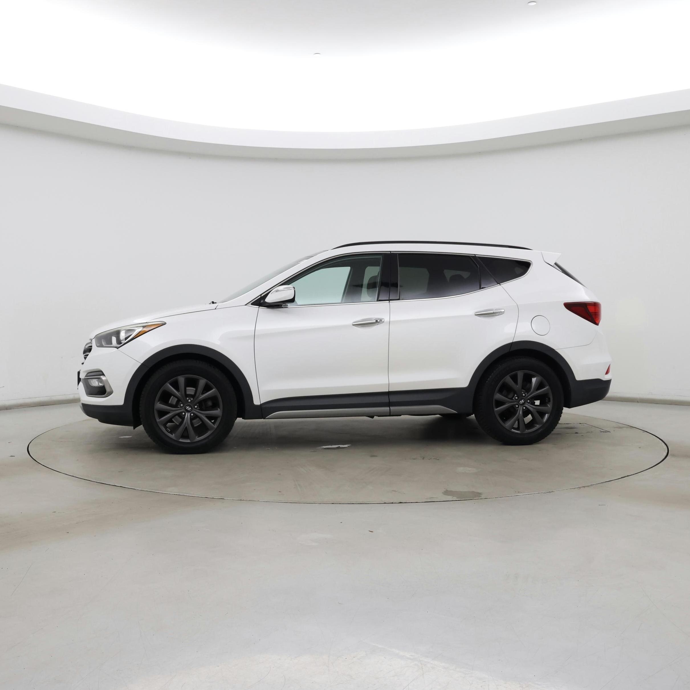 Thumbnail: 2017 Hyundai Santa Fe - 3