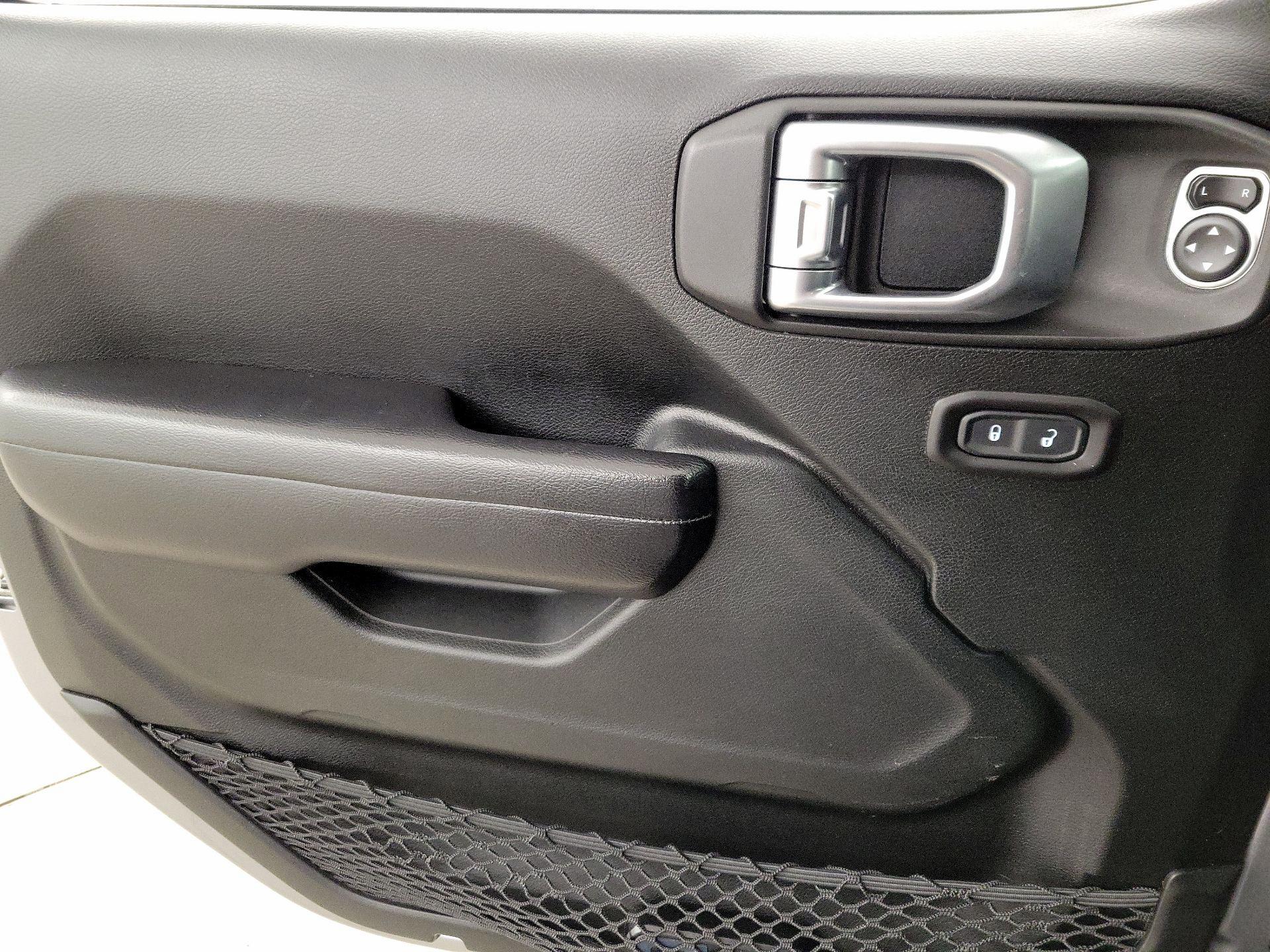 Thumbnail: 2020 Jeep Gladiator - 12