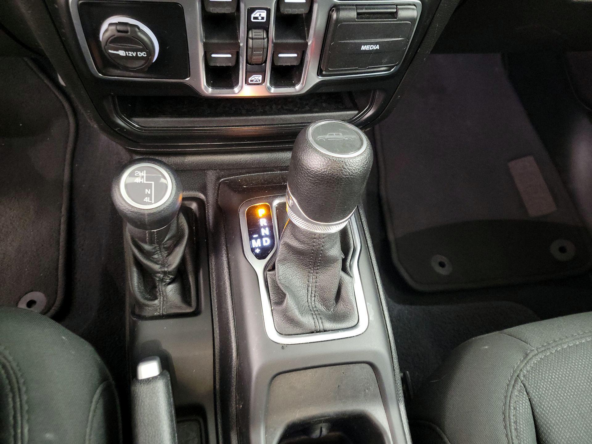 Thumbnail: 2020 Jeep Gladiator - 17