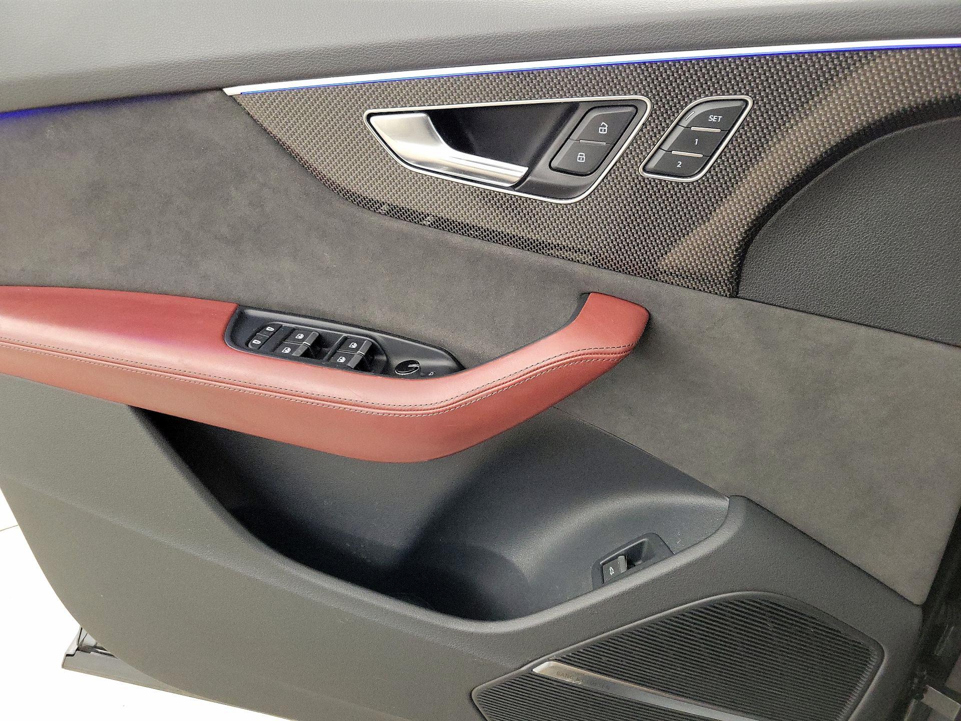 Thumbnail: 2021 Audi SQ8 - 12