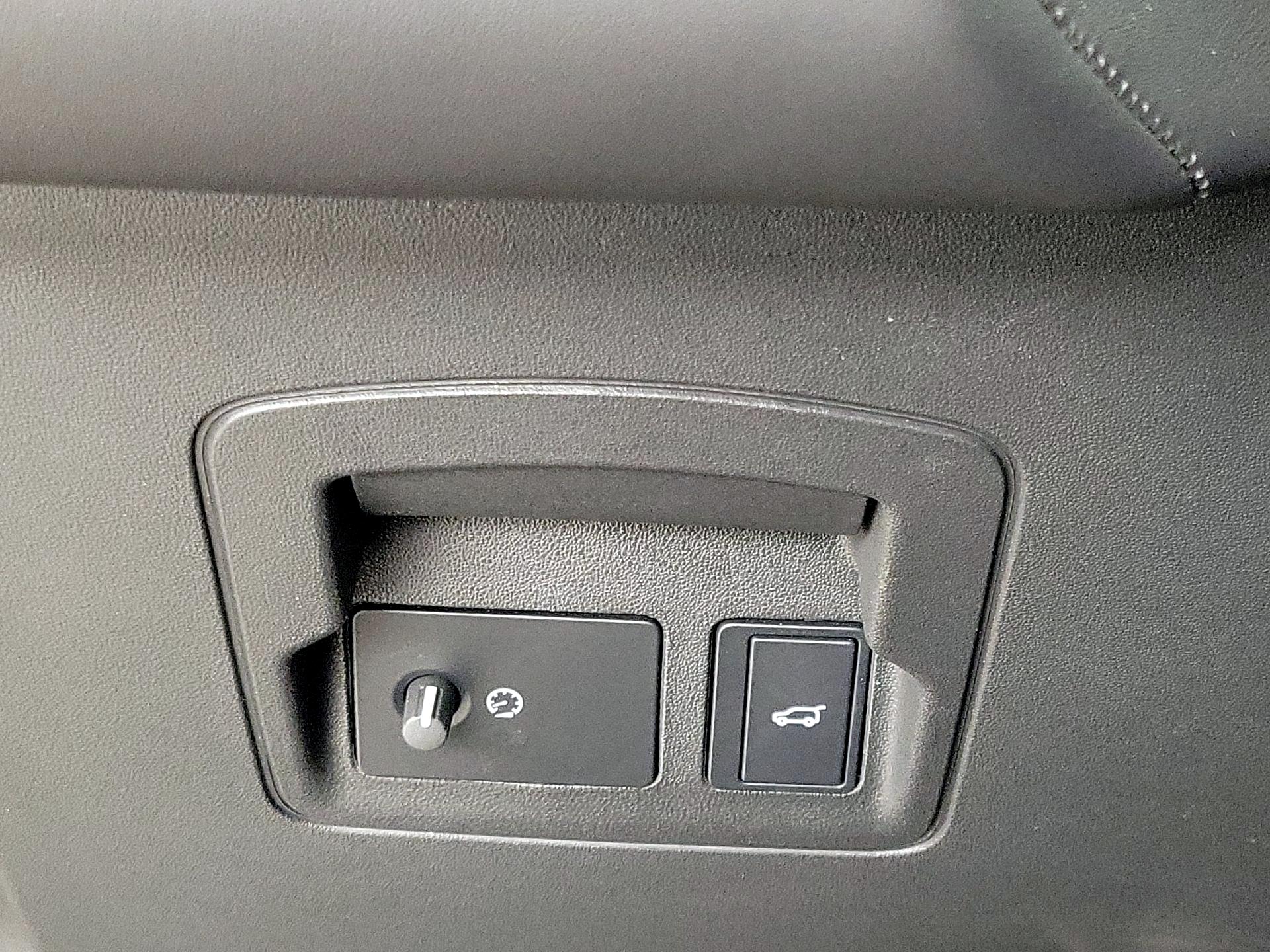 Thumbnail: 2024 Land Rover Range Rover Velar - 13