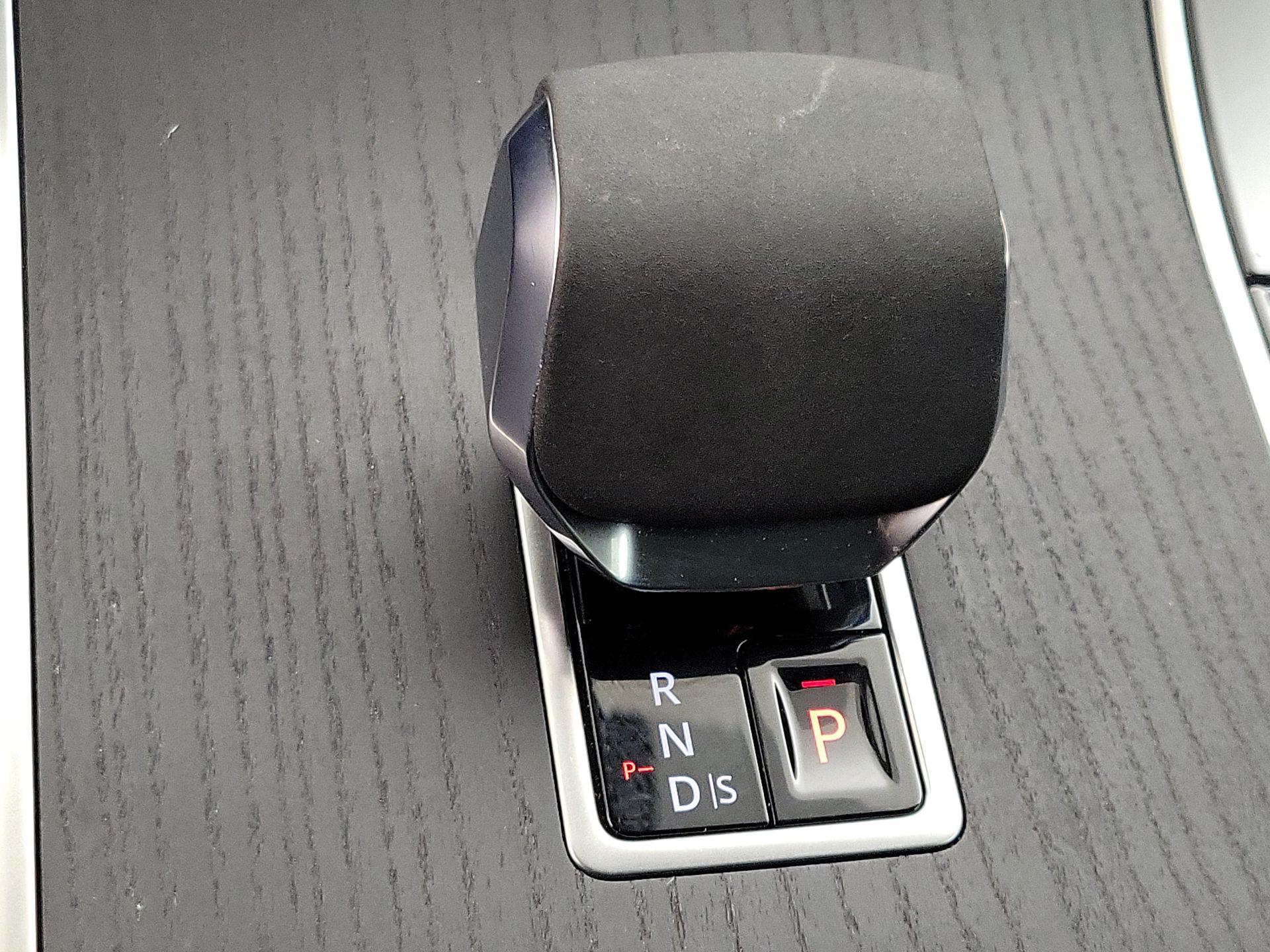 Thumbnail: 2024 Land Rover Range Rover Velar - 18