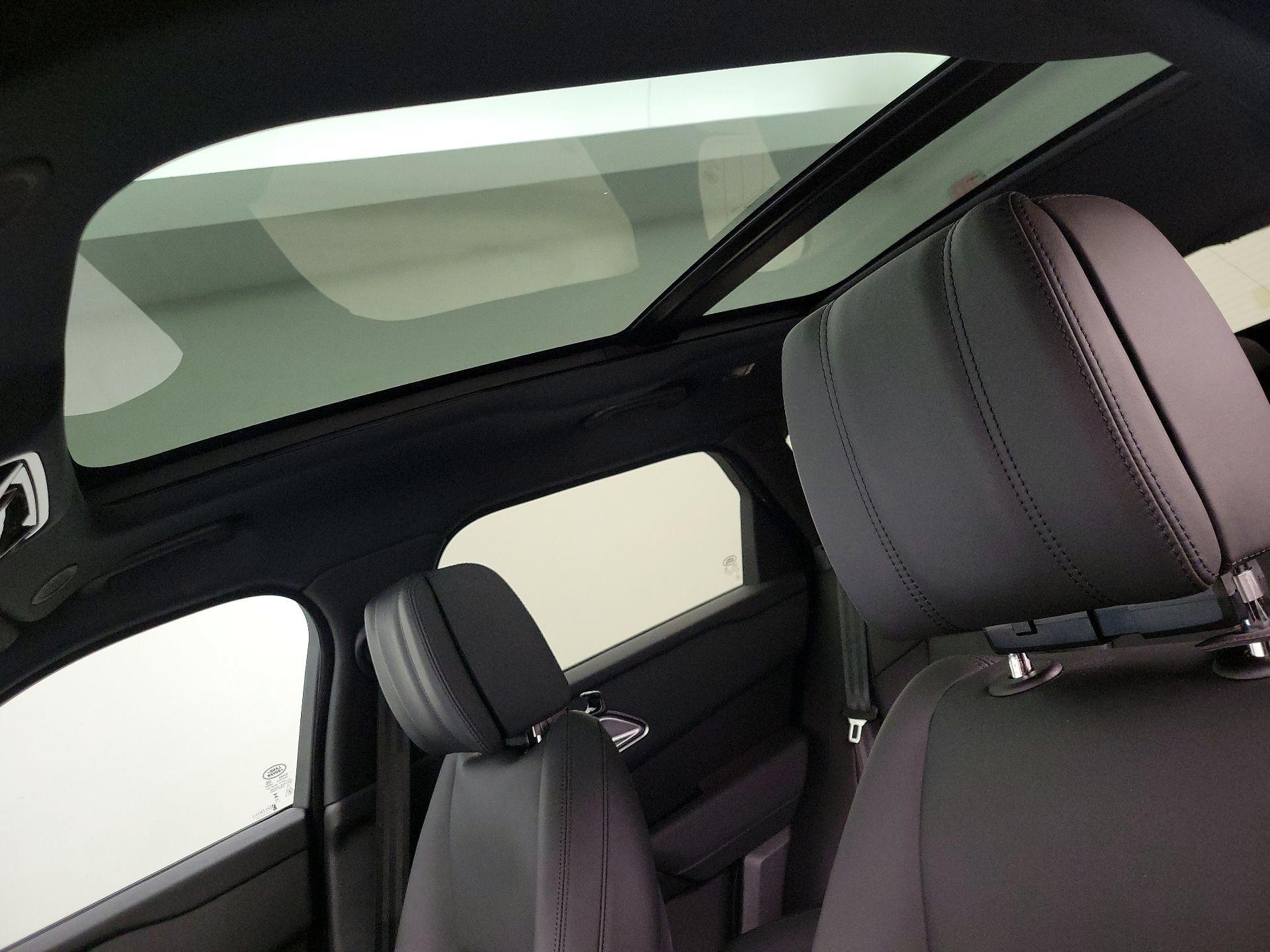 Thumbnail: 2024 Land Rover Range Rover Velar - 20