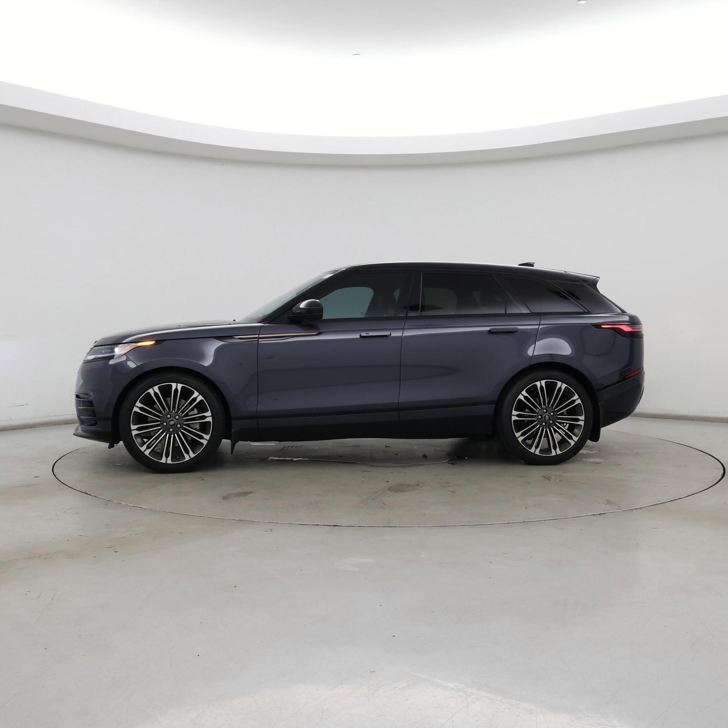 Thumbnail: 2024 Land Rover Range Rover Velar - 3