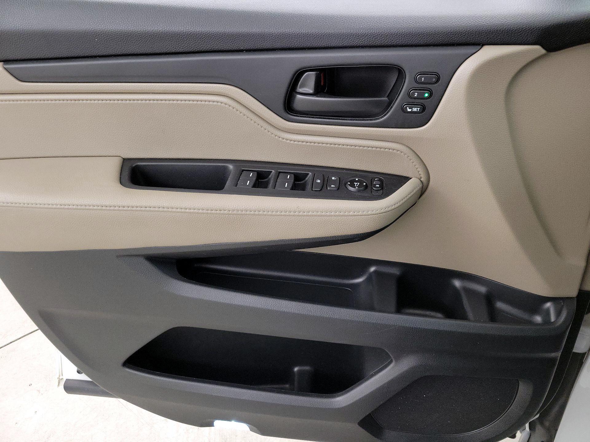 Thumbnail: 2020 Honda Odyssey - 12