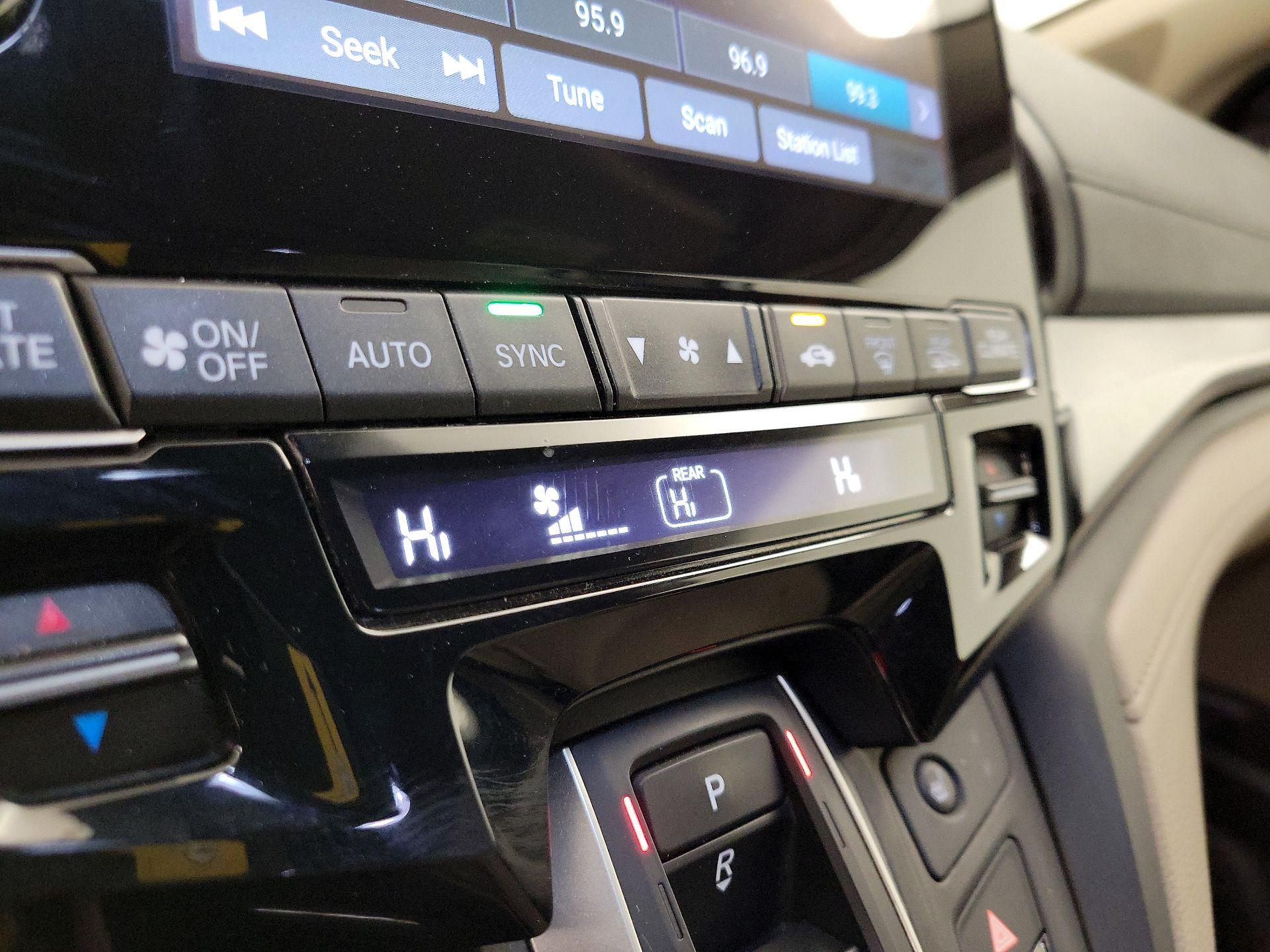 Thumbnail: 2020 Honda Odyssey - 17