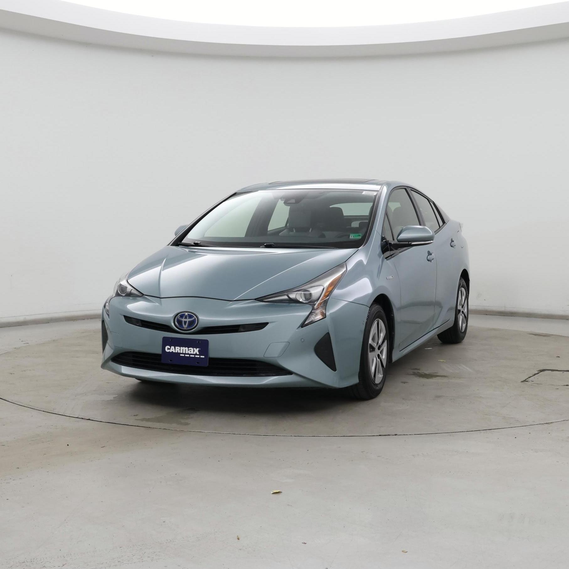 Thumbnail: 2017 Toyota Prius - 4