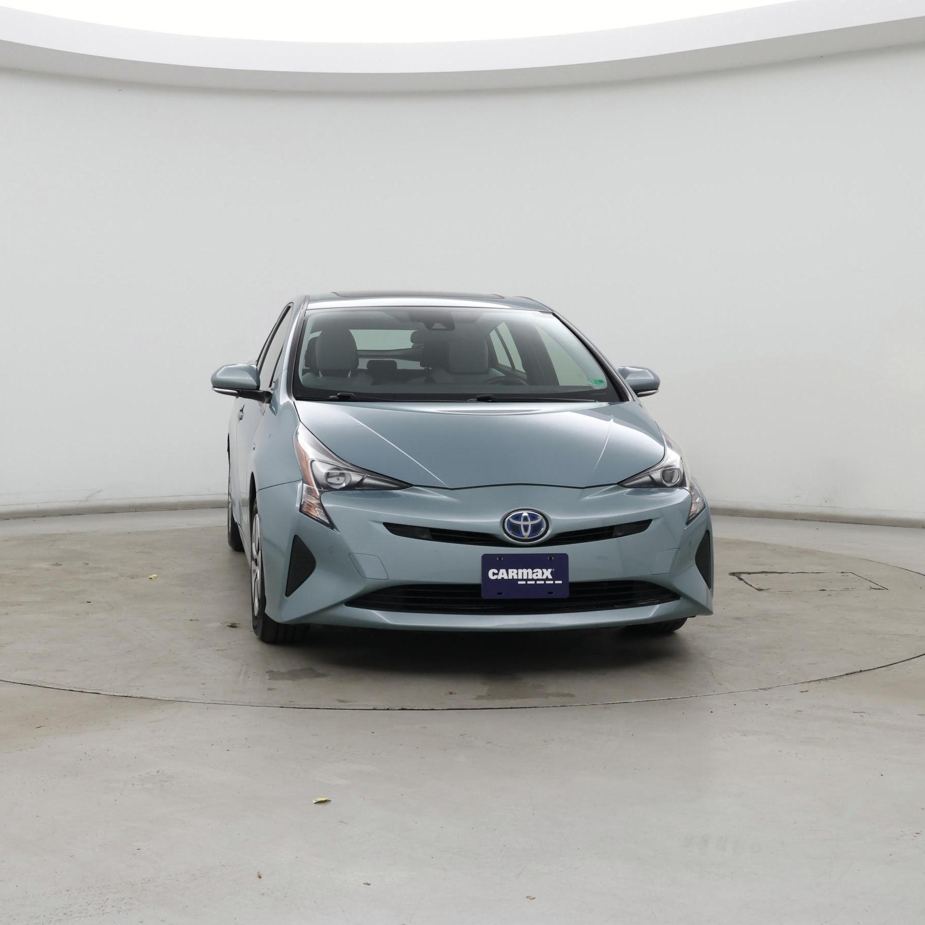 Thumbnail: 2017 Toyota Prius - 5