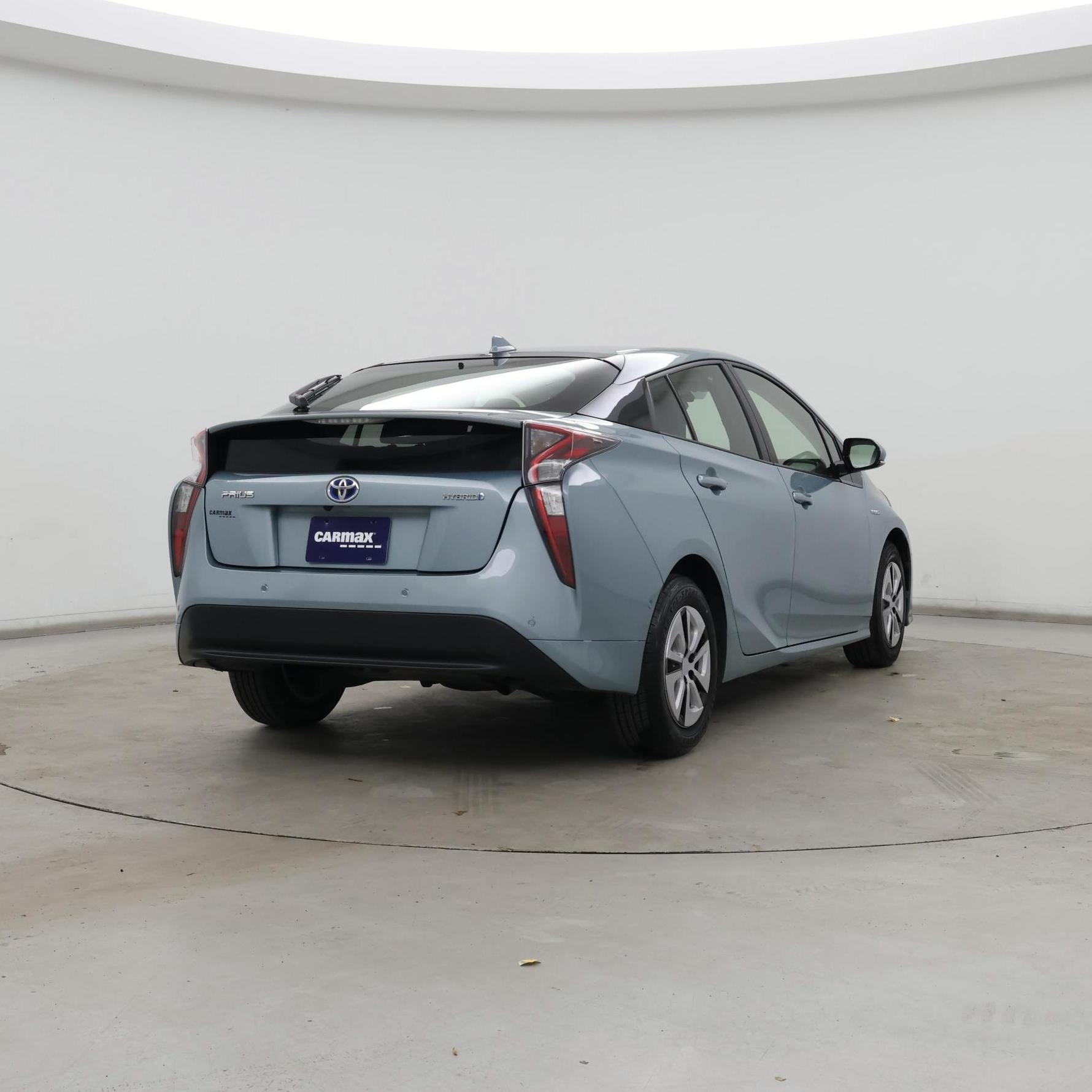 Thumbnail: 2017 Toyota Prius - 8