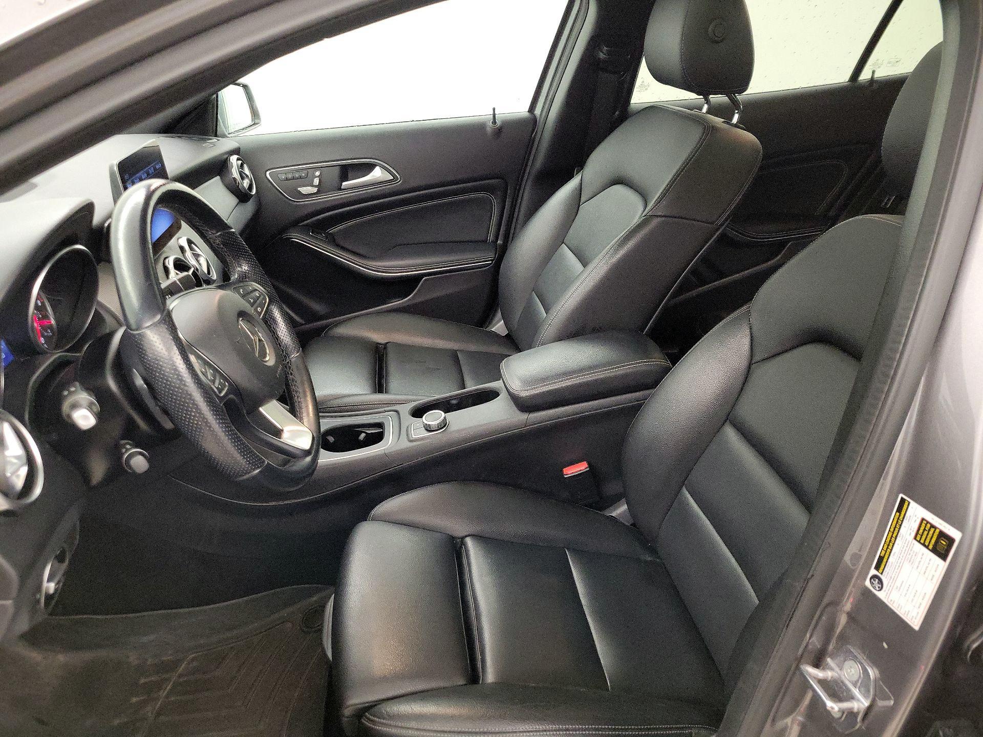 Thumbnail: 2019 Mercedes-Benz GLA - 11