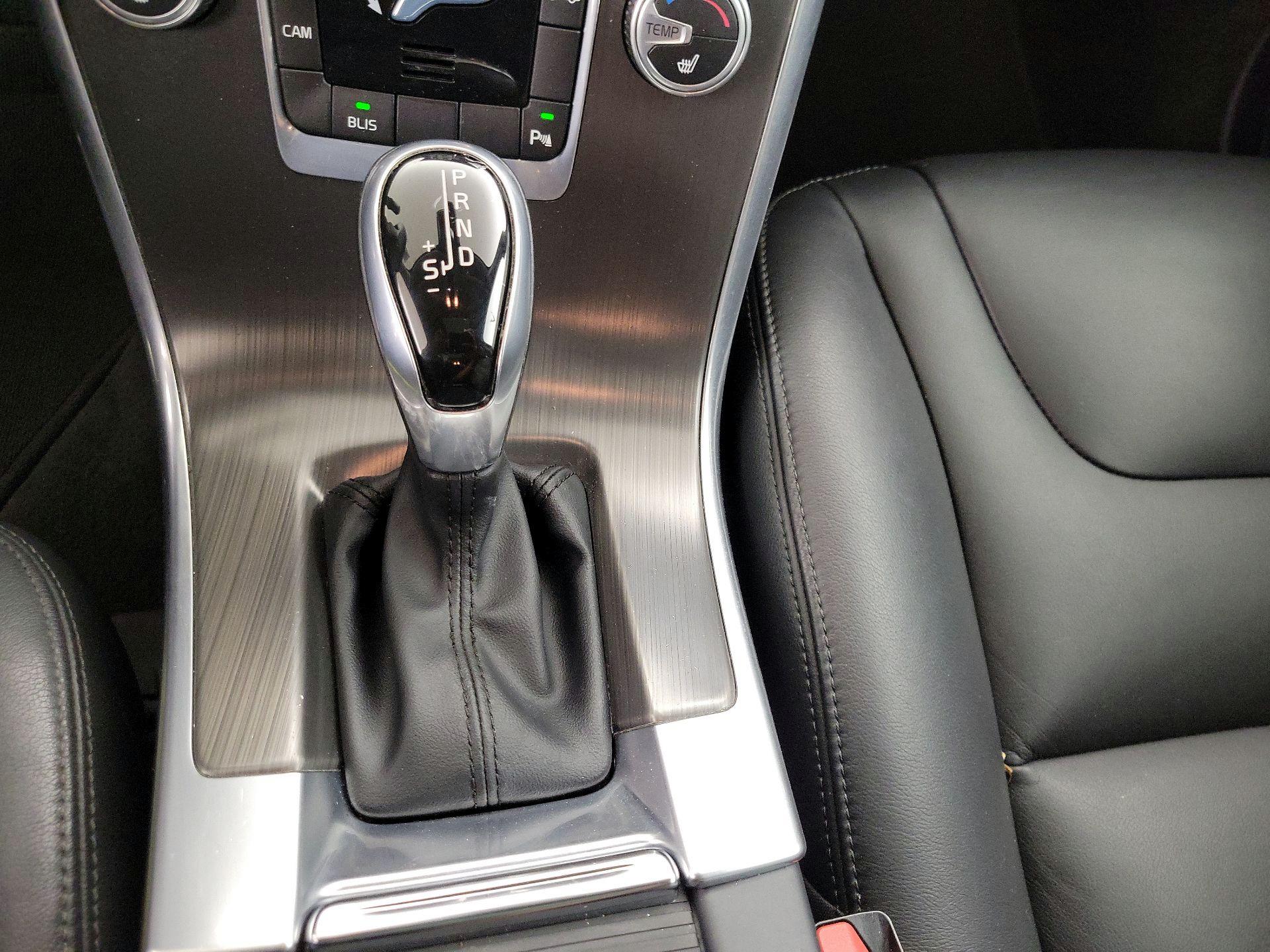 Thumbnail: 2016 Volvo XC60 - 18