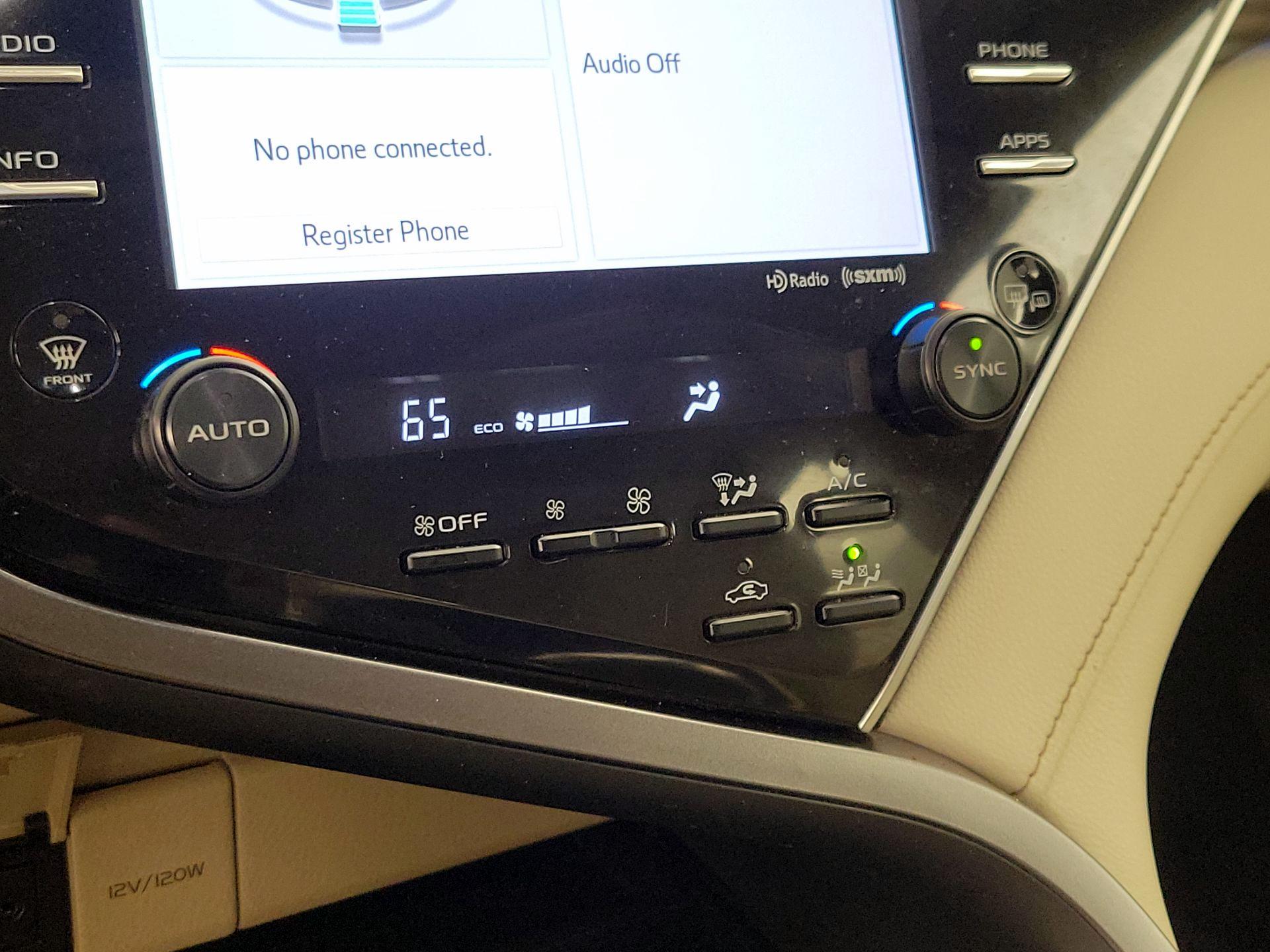 Thumbnail: 2018 Toyota Camry - 16