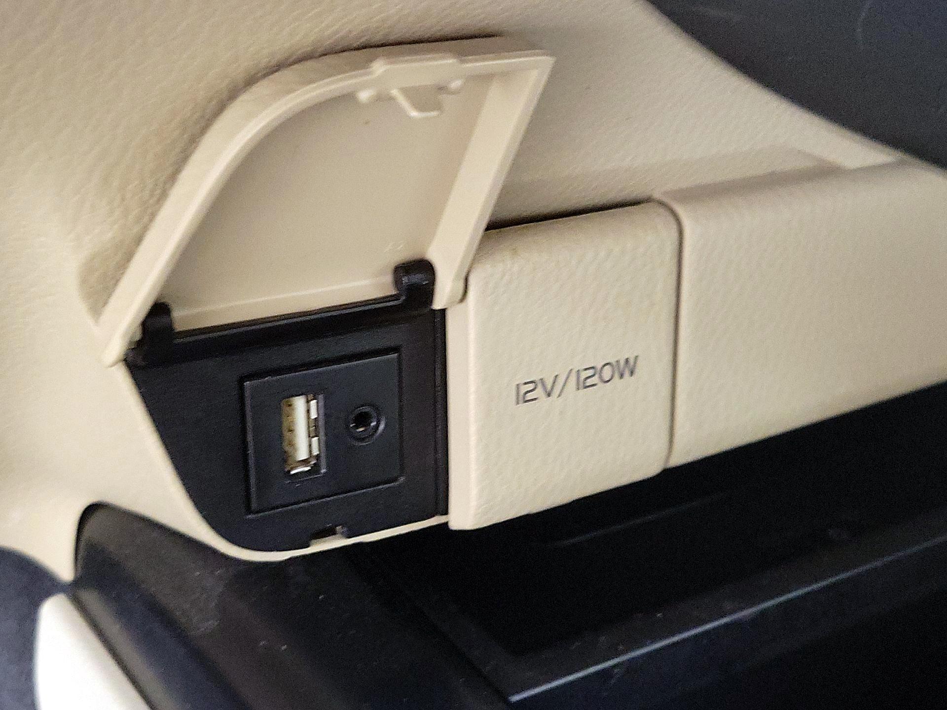 Thumbnail: 2018 Toyota Camry - 18