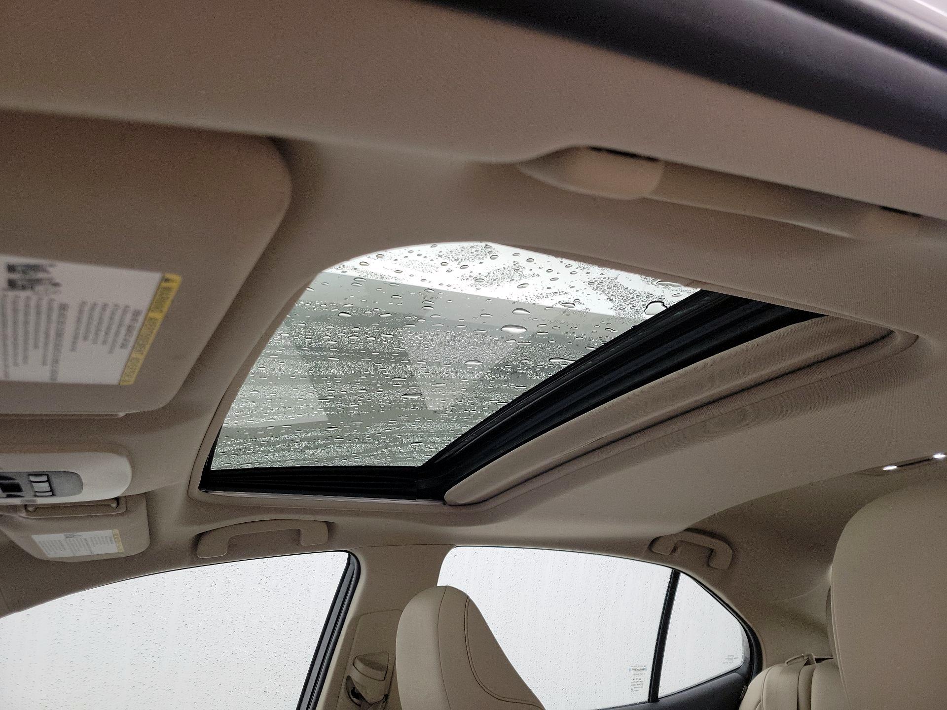 Thumbnail: 2018 Toyota Camry - 19