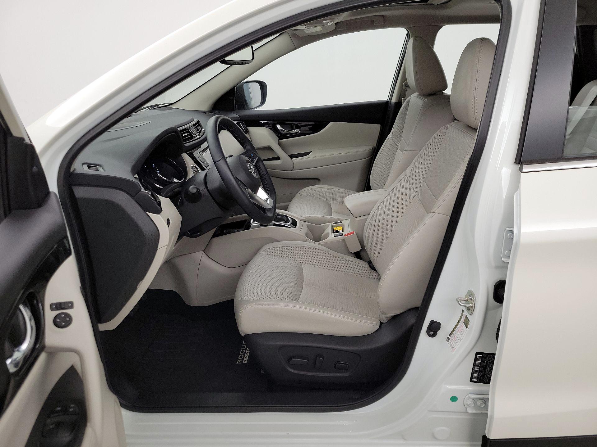 Thumbnail: 2022 Nissan Rogue Sport - 11