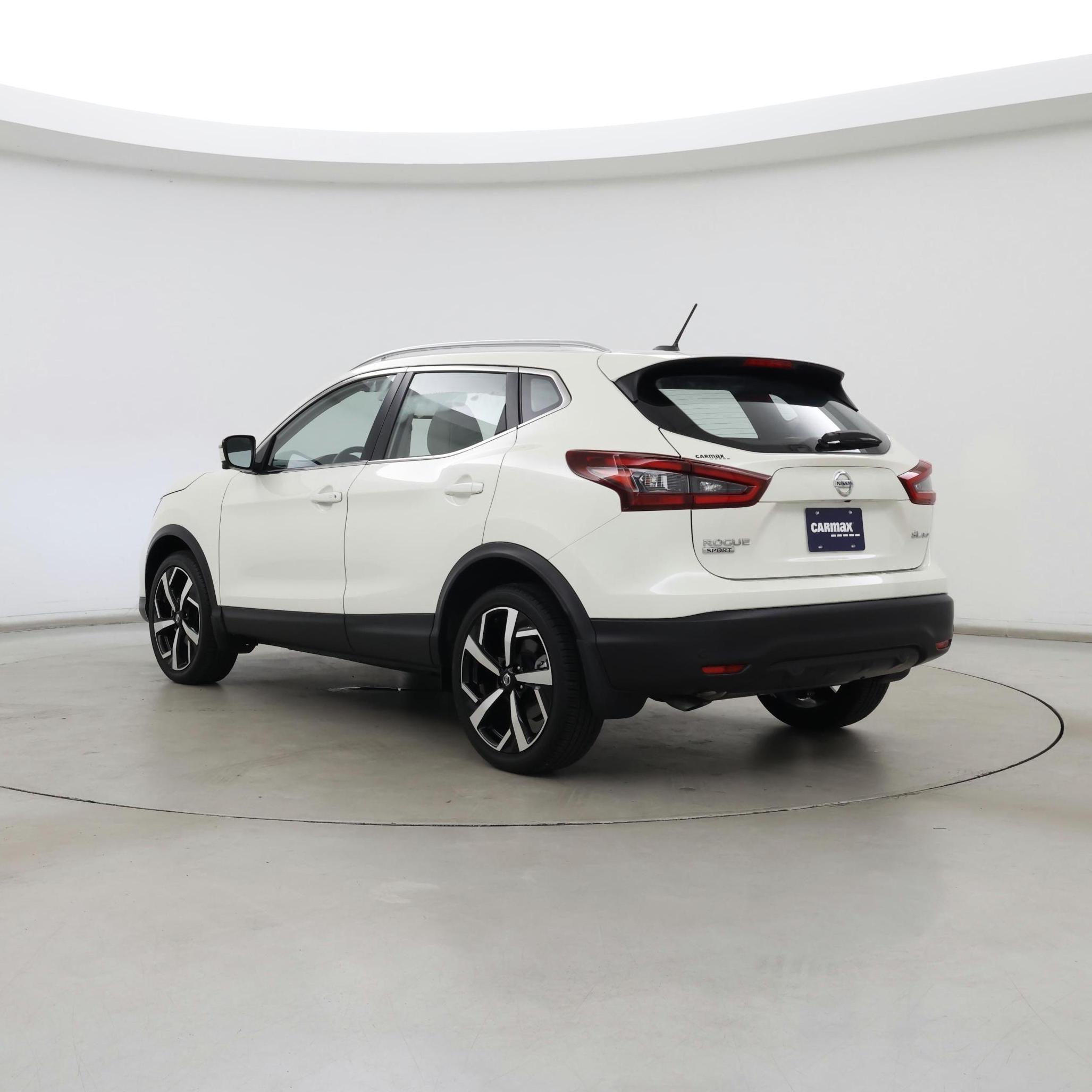 Thumbnail: 2022 Nissan Rogue Sport - 2