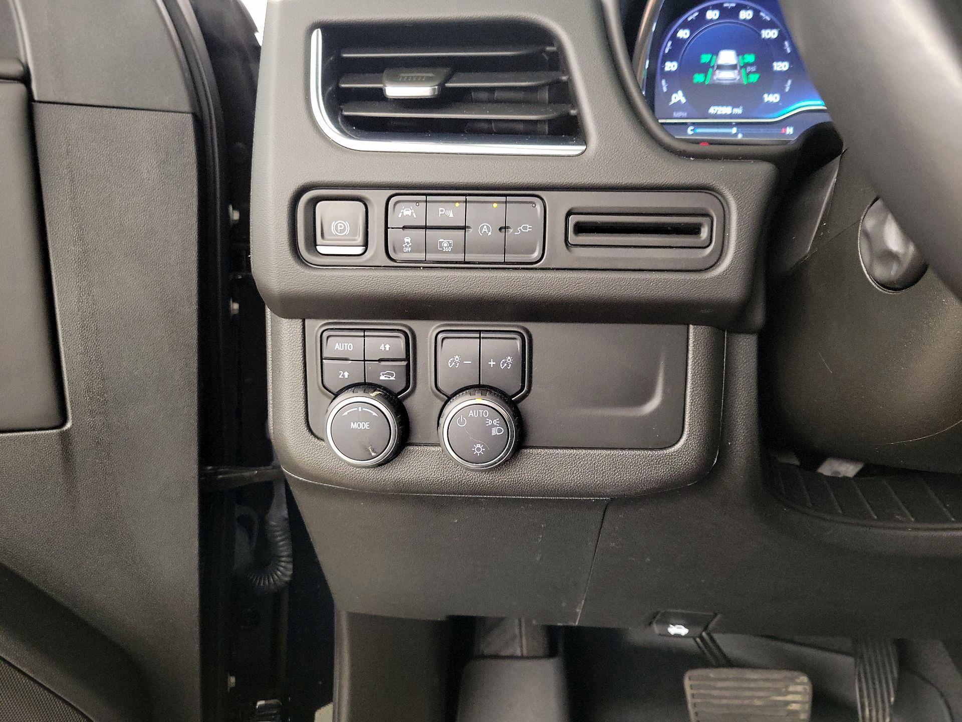 Thumbnail: 2022 Chevrolet Suburban - 13