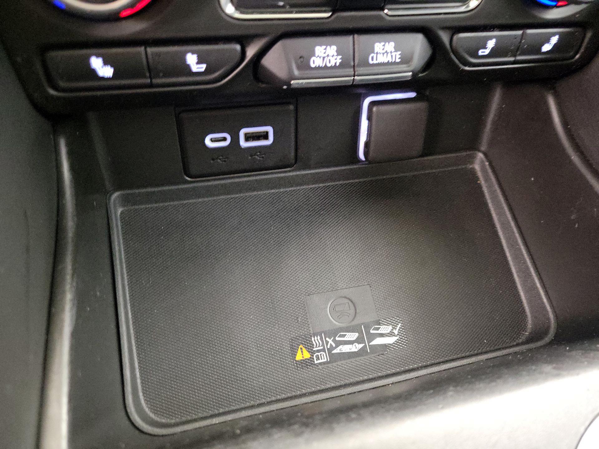 Thumbnail: 2022 Chevrolet Suburban - 18