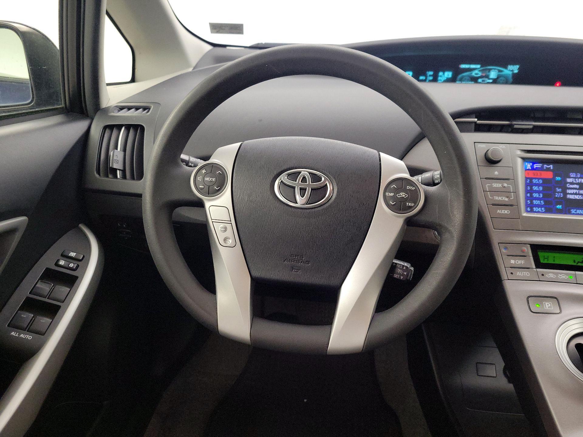 Thumbnail: 2015 Toyota Prius - 10