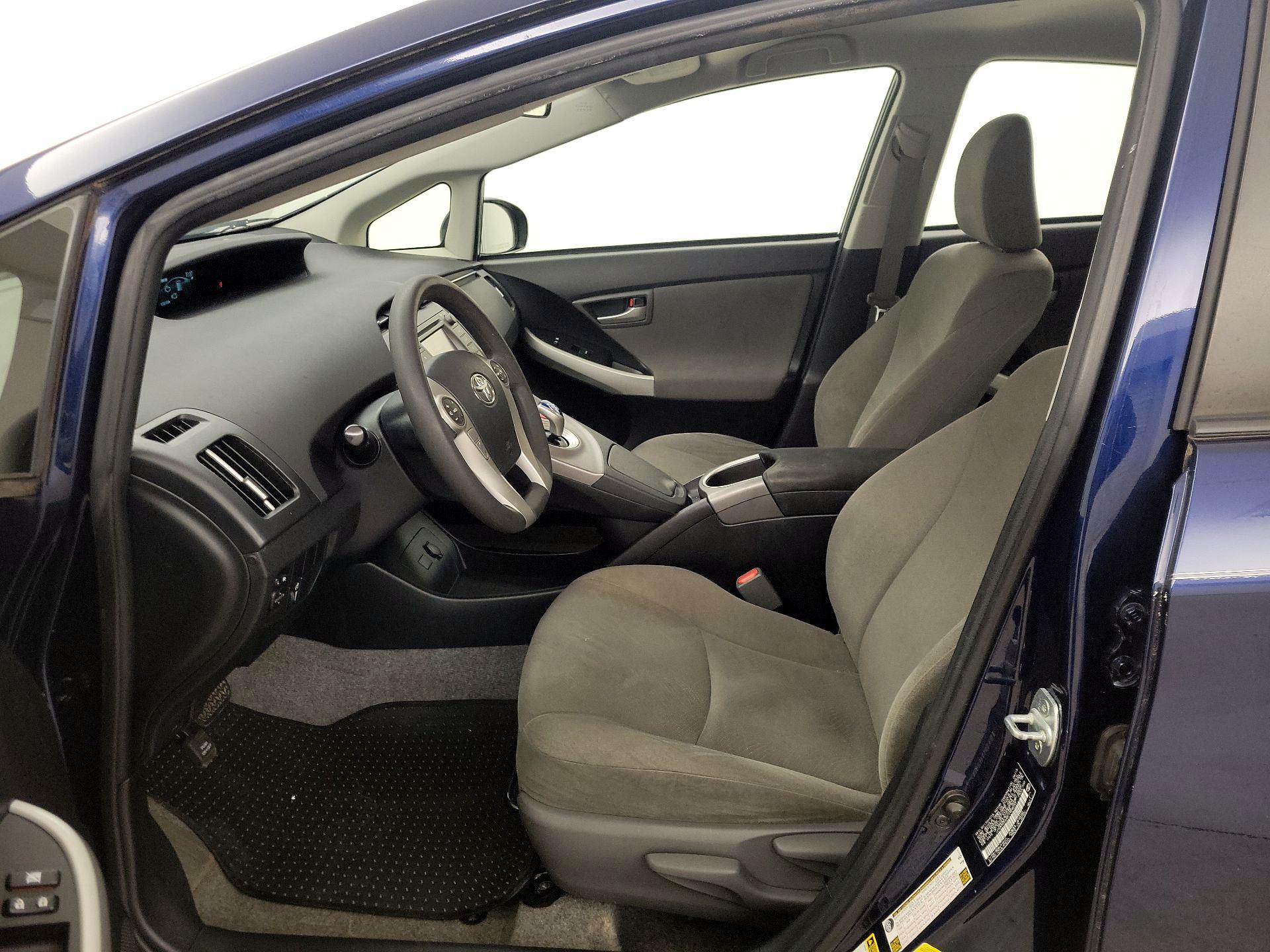 Thumbnail: 2015 Toyota Prius - 11