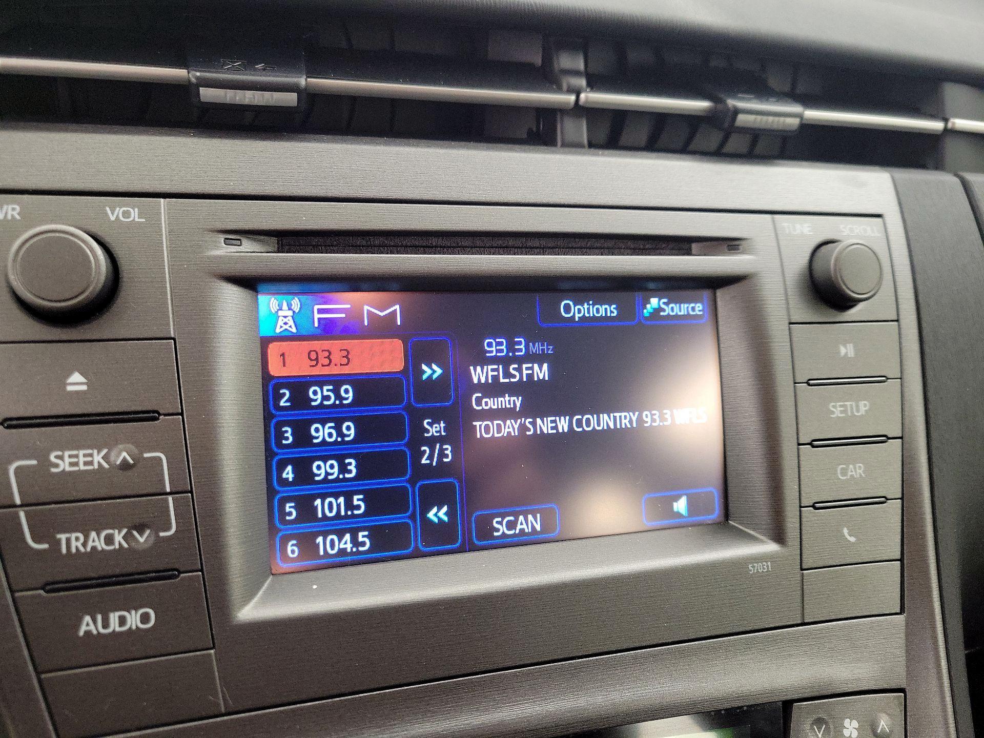 Thumbnail: 2015 Toyota Prius - 15