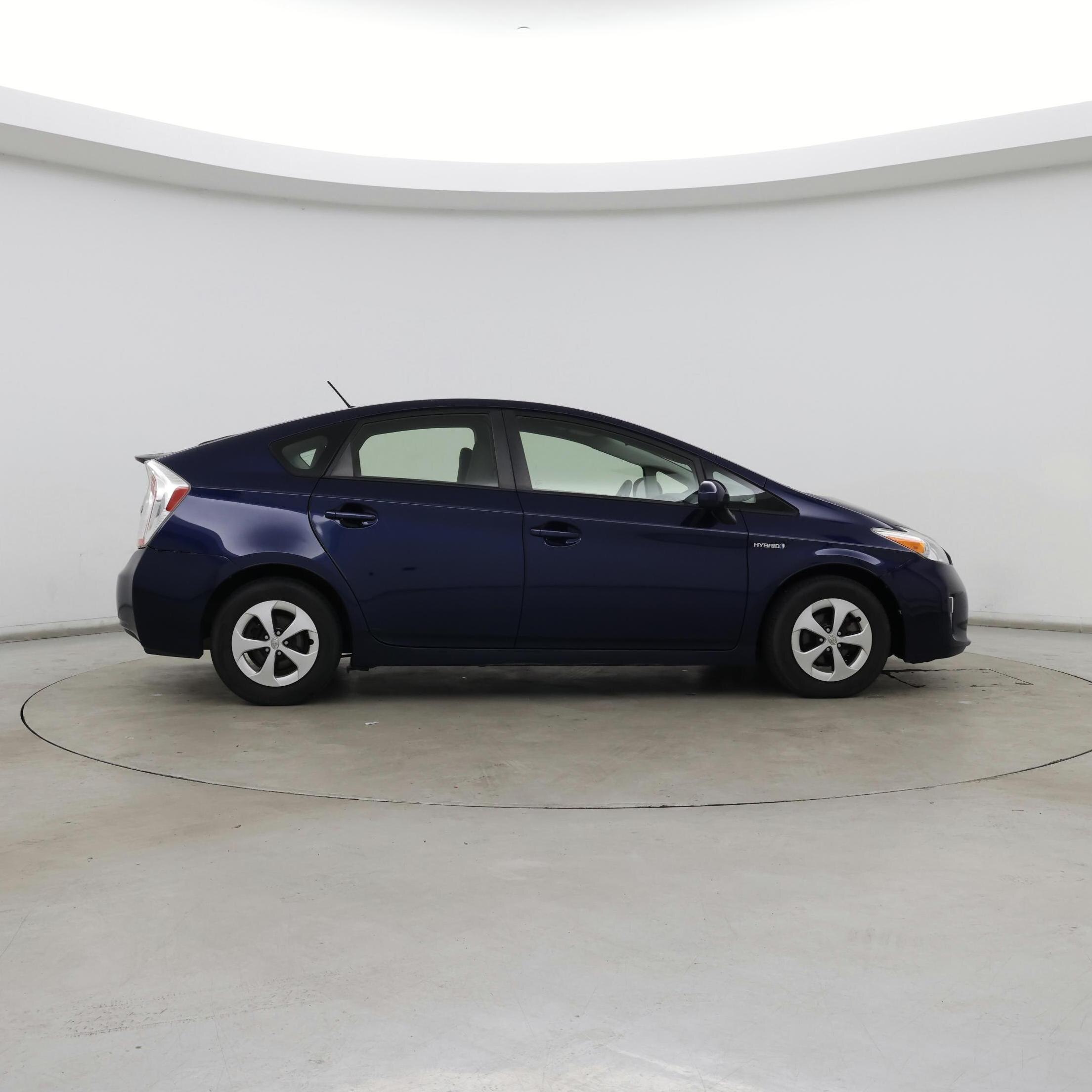 Thumbnail: 2015 Toyota Prius - 7