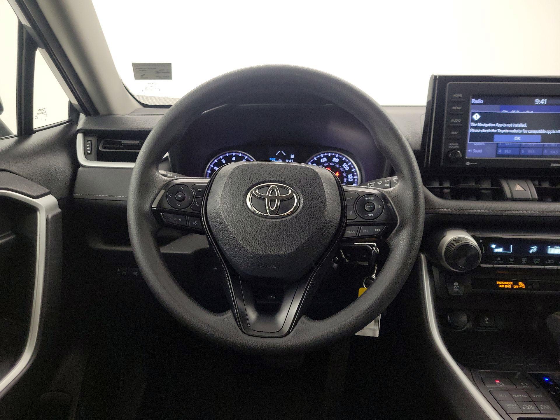 Thumbnail: 2020 Toyota RAV4 - 10