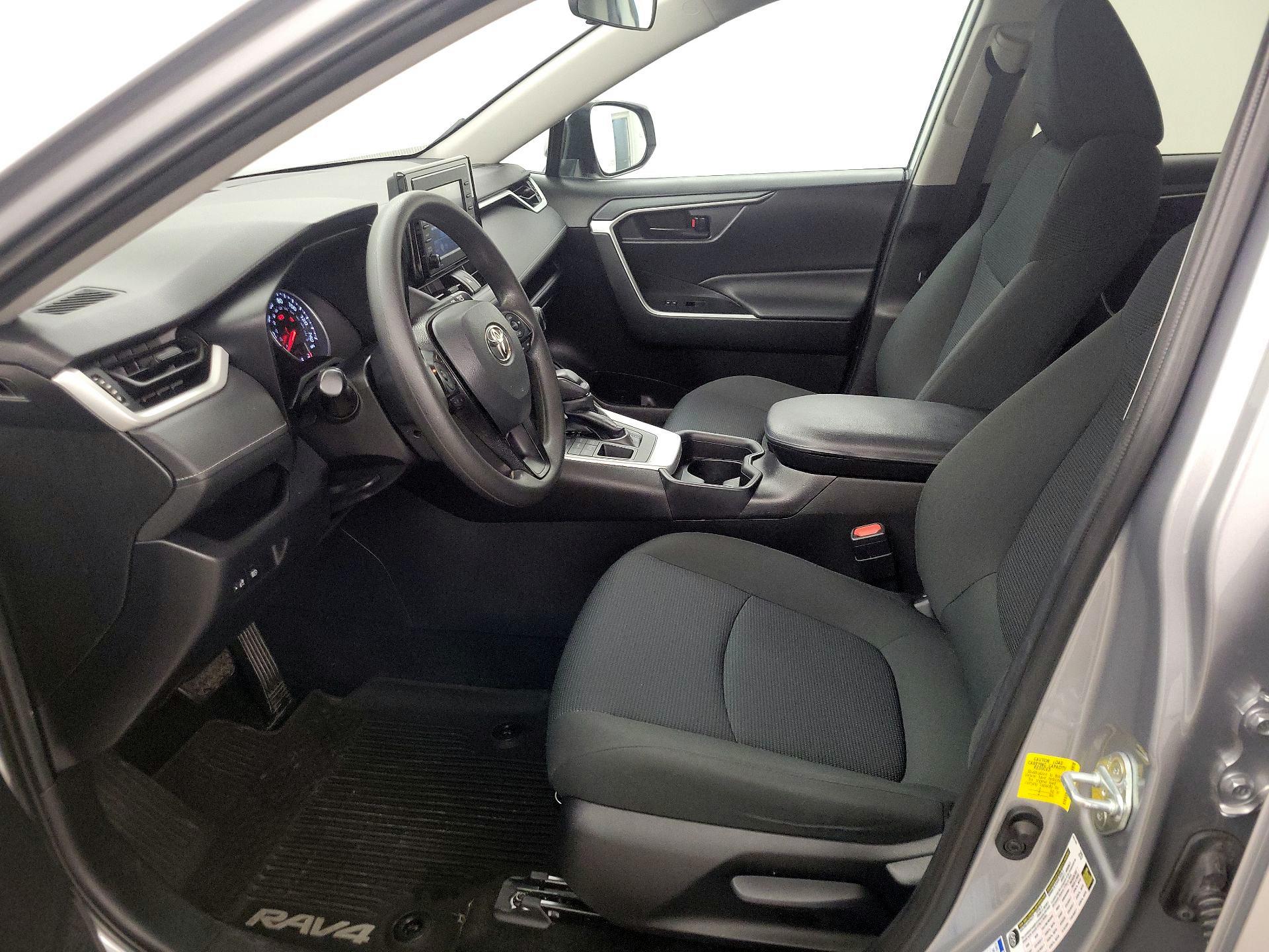 Thumbnail: 2020 Toyota RAV4 - 11