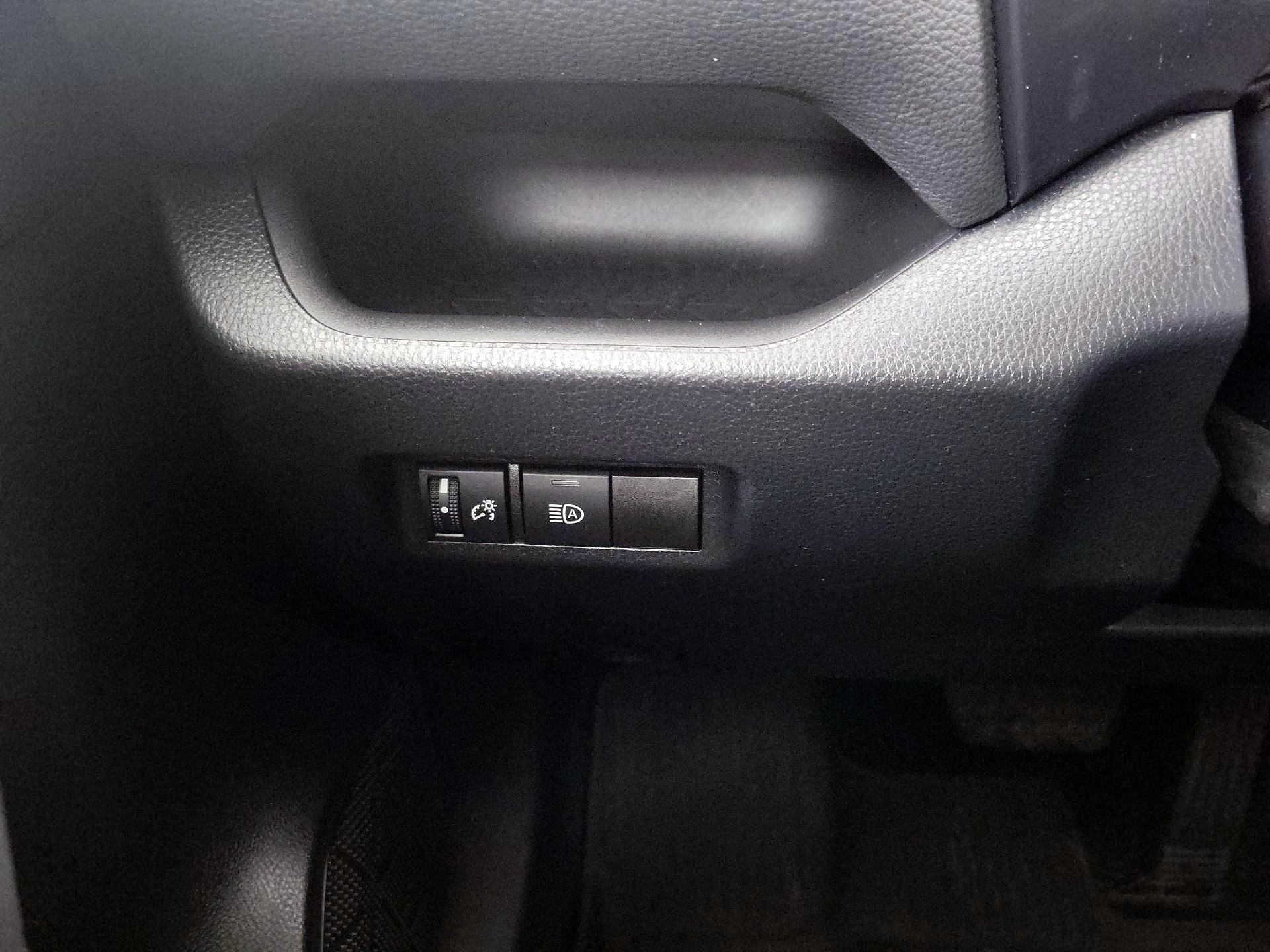 Thumbnail: 2020 Toyota RAV4 - 13