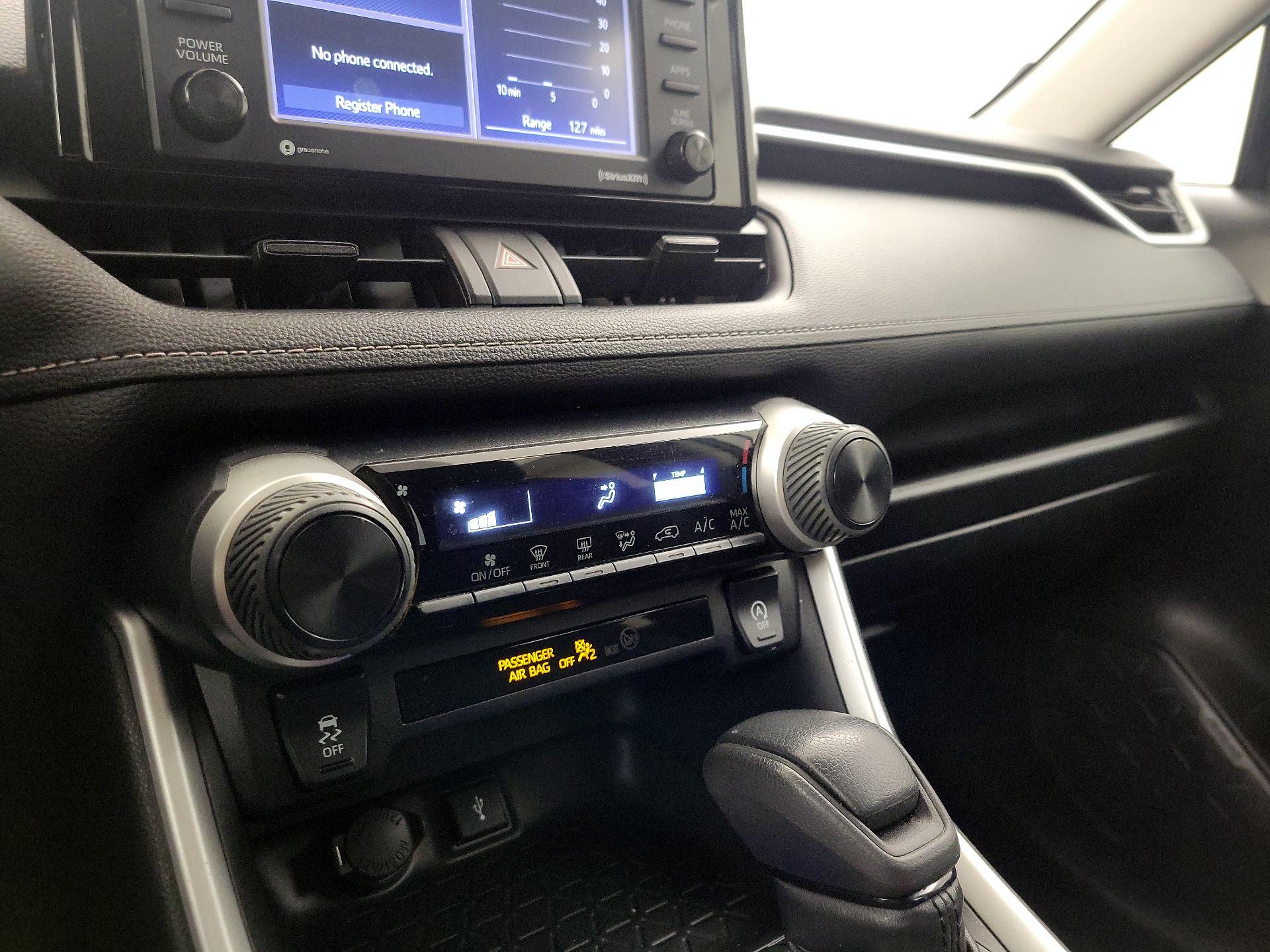 Thumbnail: 2020 Toyota RAV4 - 16