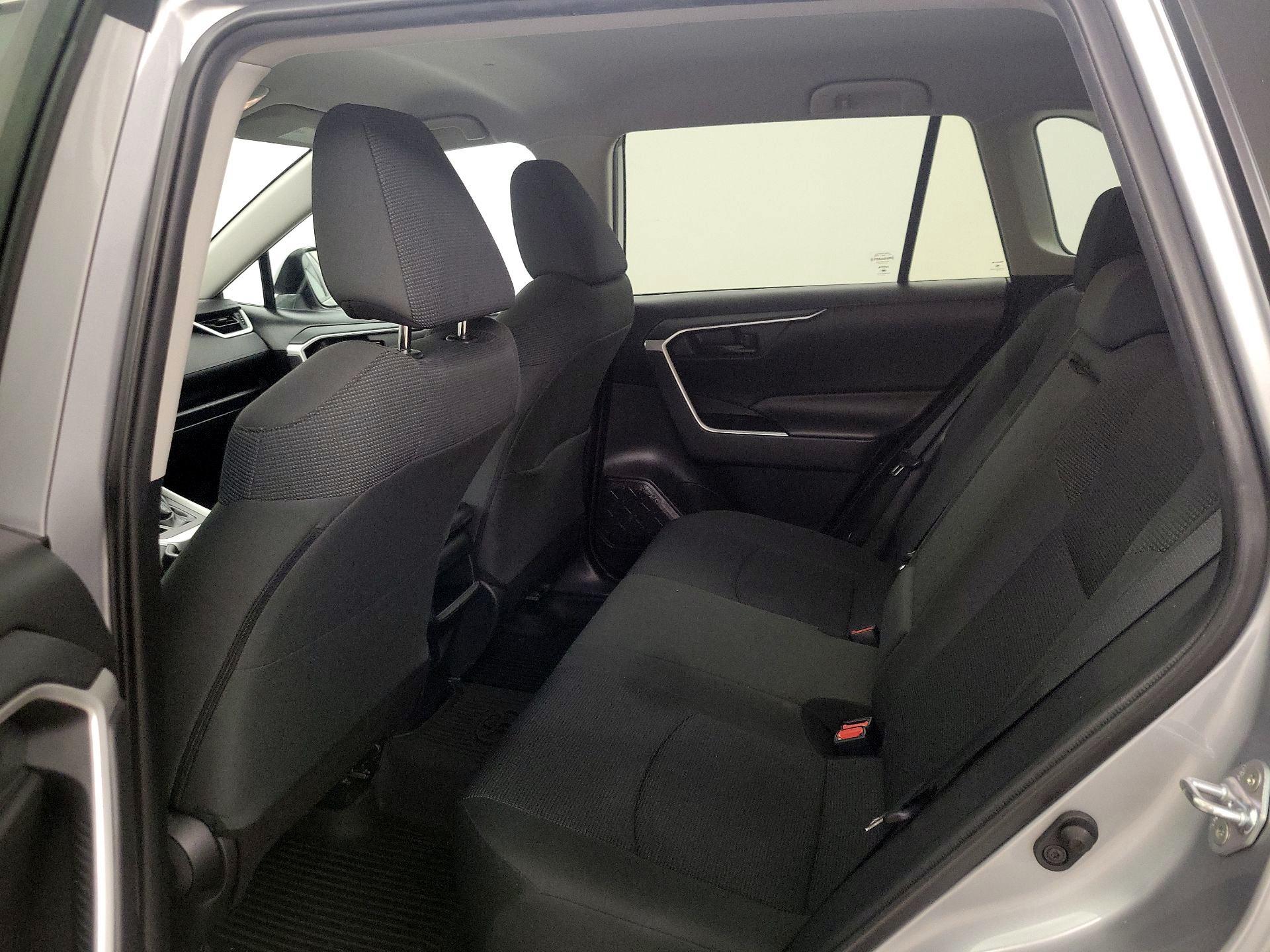 Thumbnail: 2020 Toyota RAV4 - 19