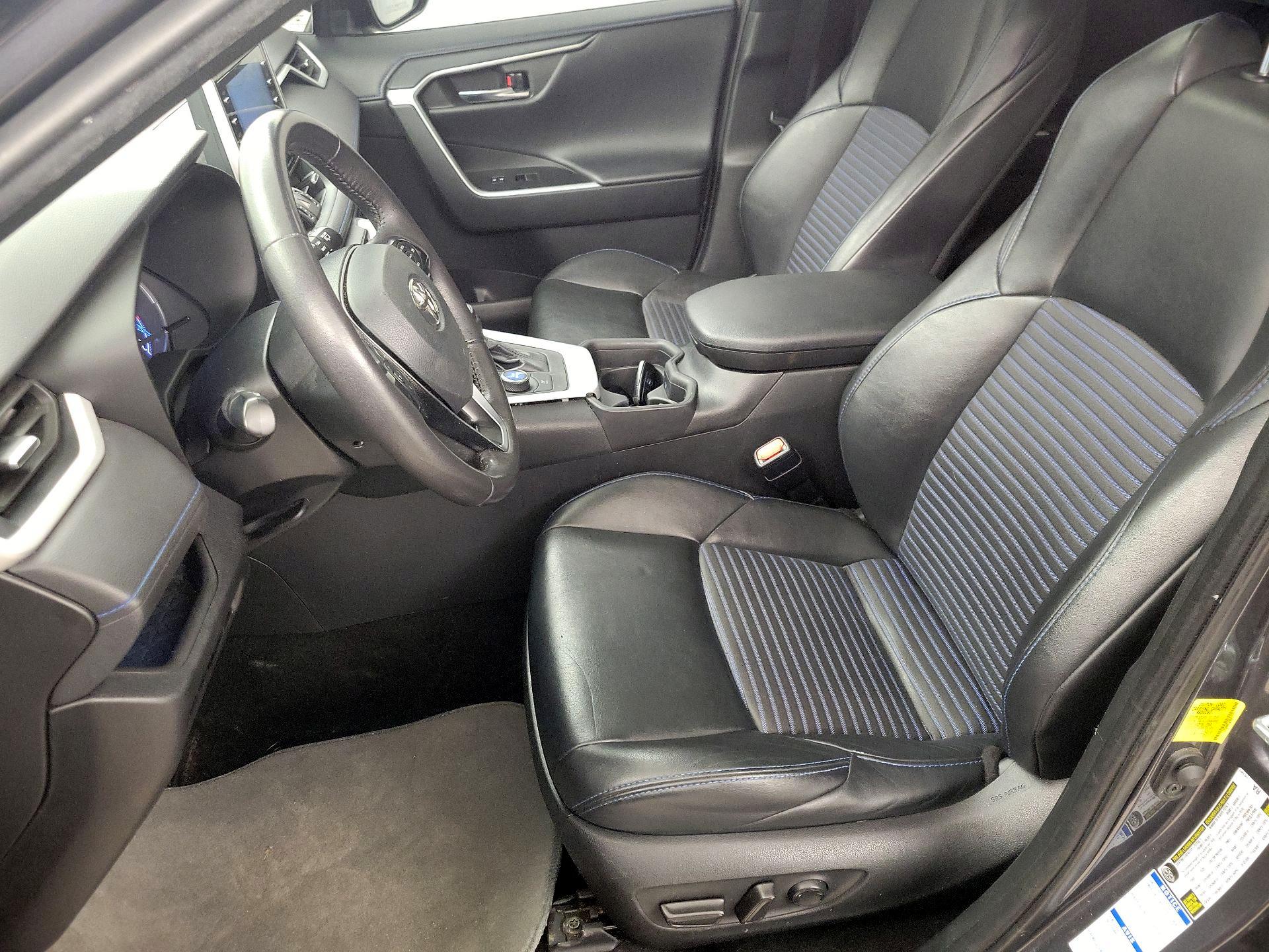 Thumbnail: 2021 Toyota RAV4 - 11