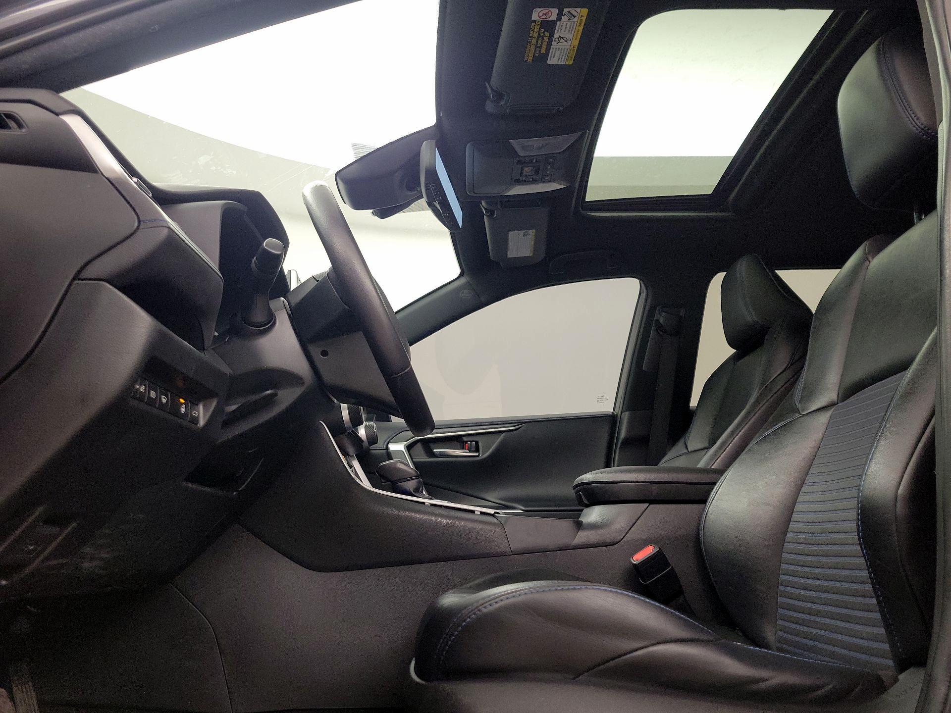 Thumbnail: 2021 Toyota RAV4 - 20