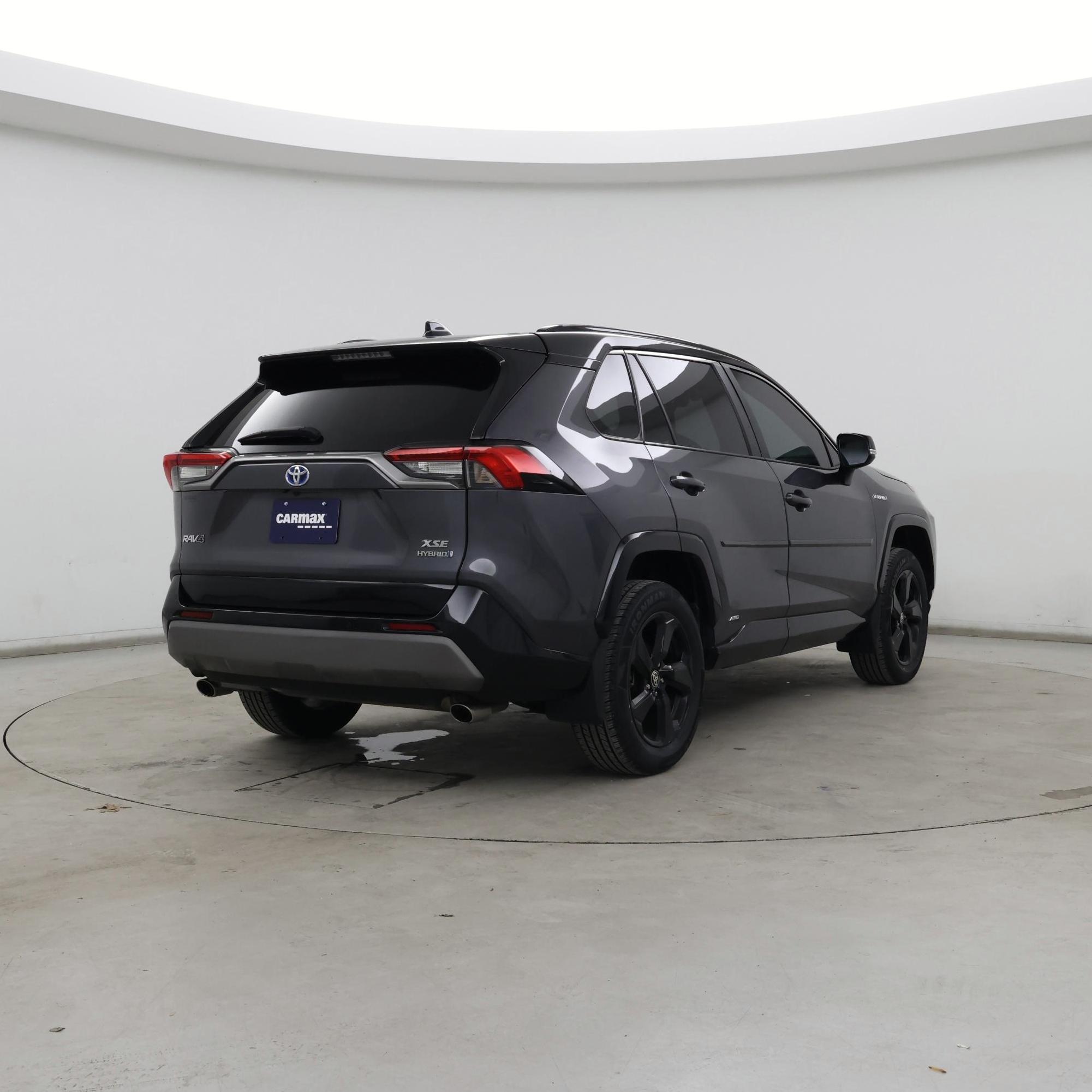 Thumbnail: 2021 Toyota RAV4 - 8